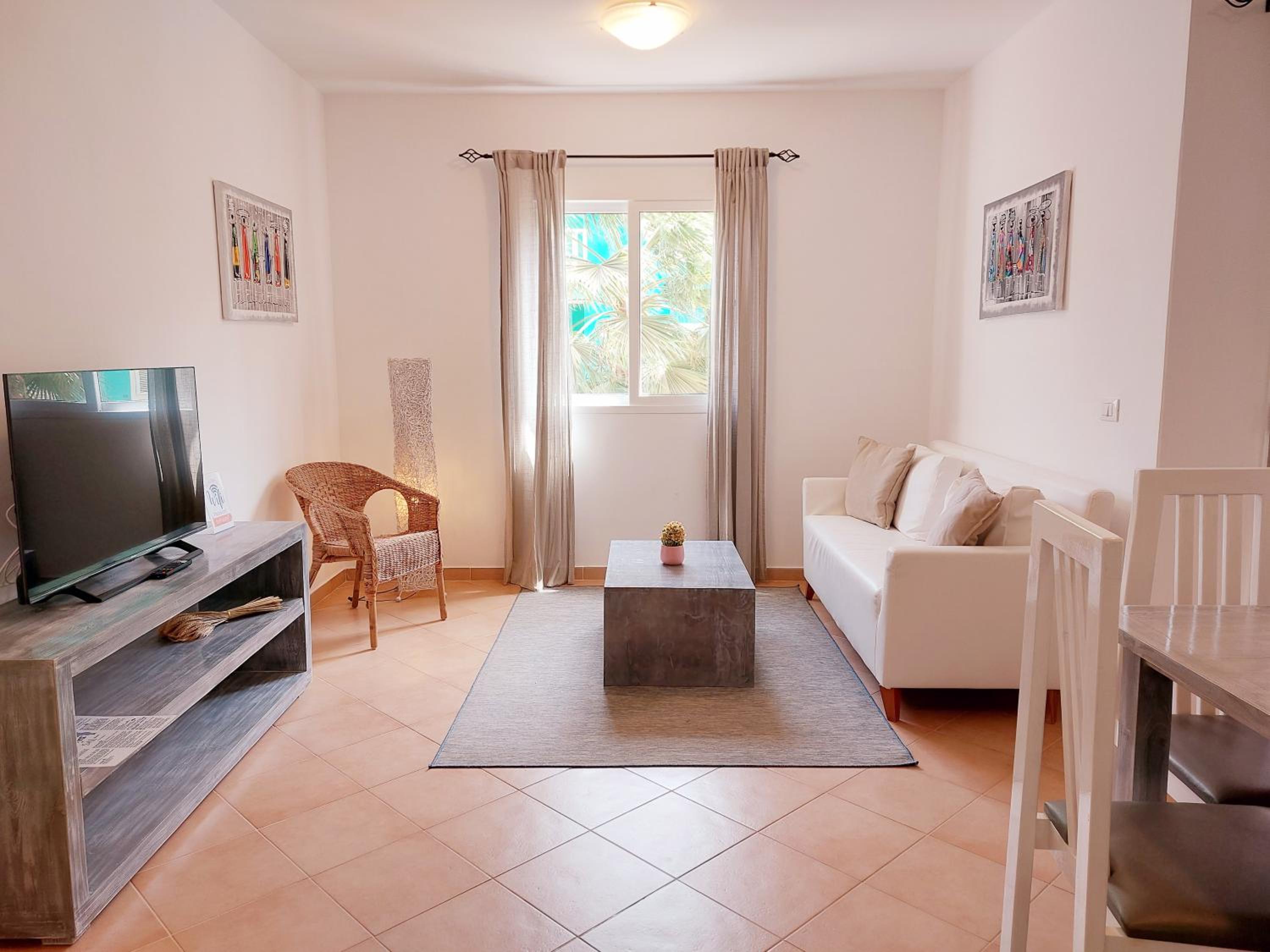 One-Bedroom Apartment with Balcony photo 1
