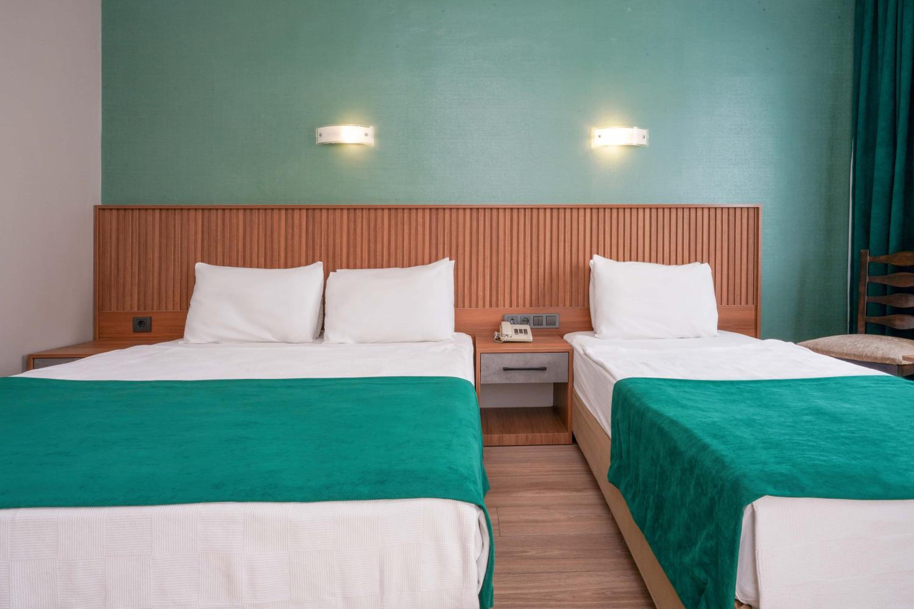Standard Double Room - Photo 2