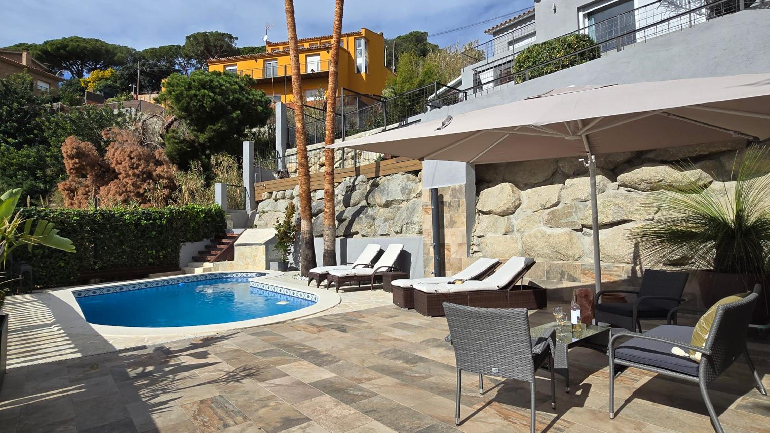 Five-Bedrooms House with Private Pool photo 3