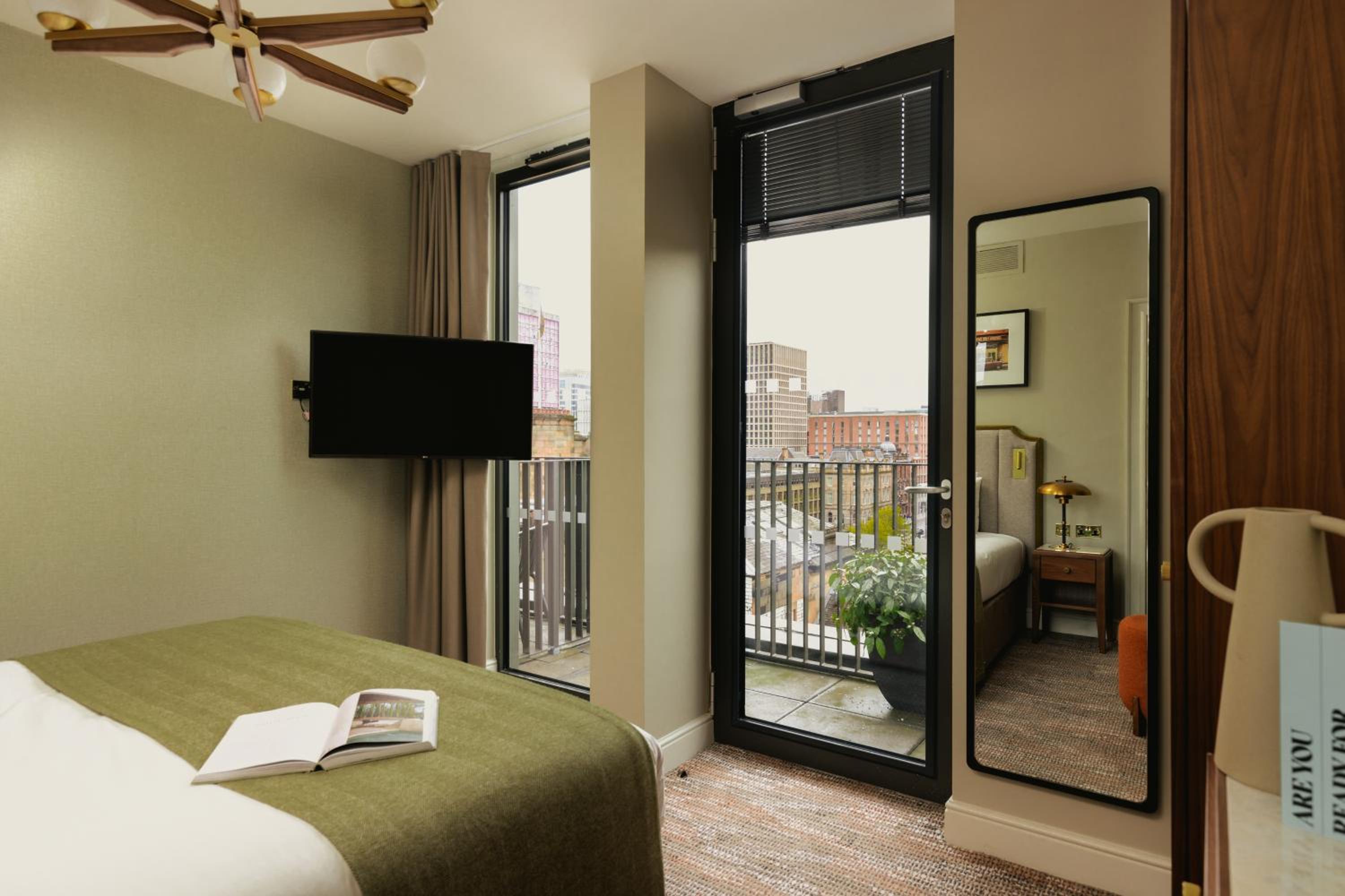 Penthouse One Bedroom Apartment photo 2