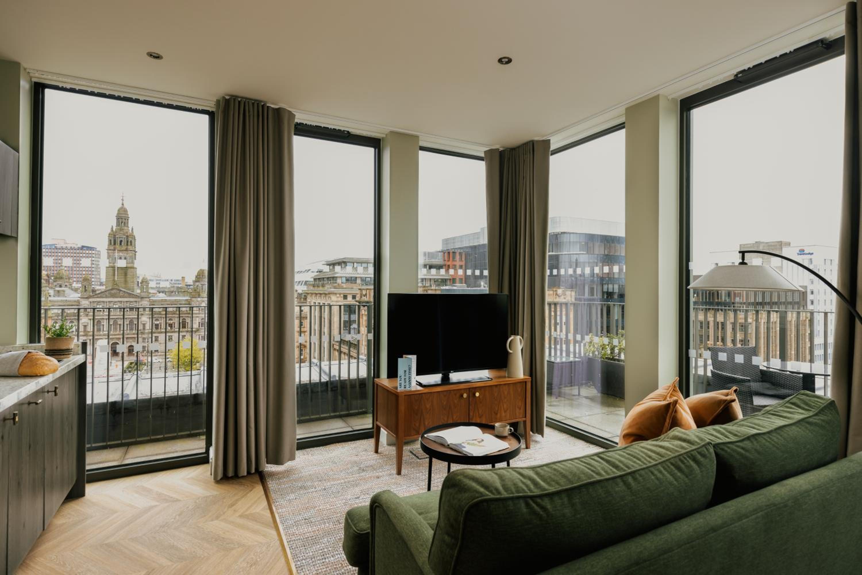 Penthouse One Bedroom Apartment photo 3