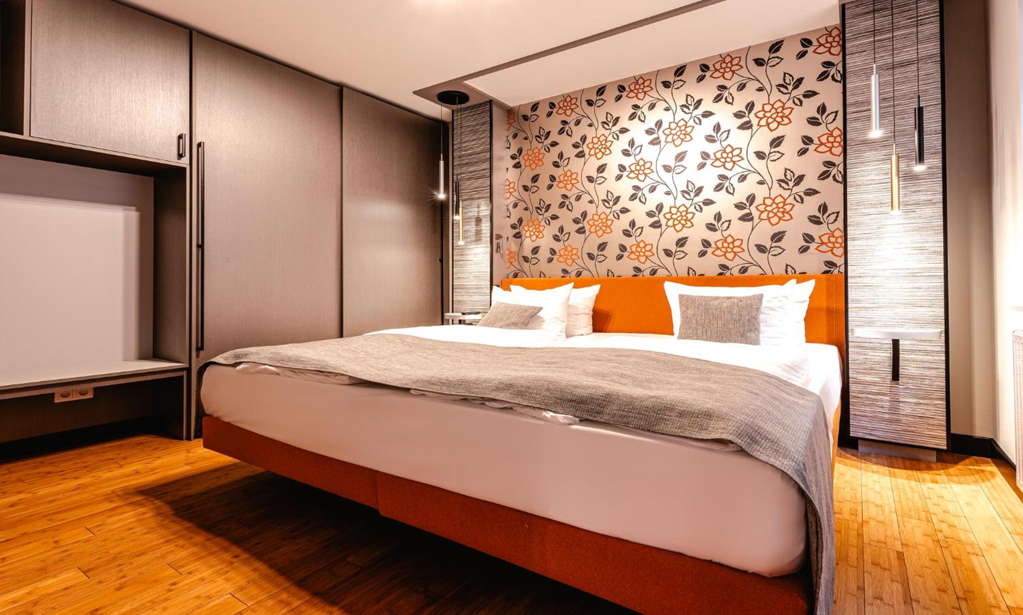 One-Bedroom Apartment with Sea View thumbnail 6