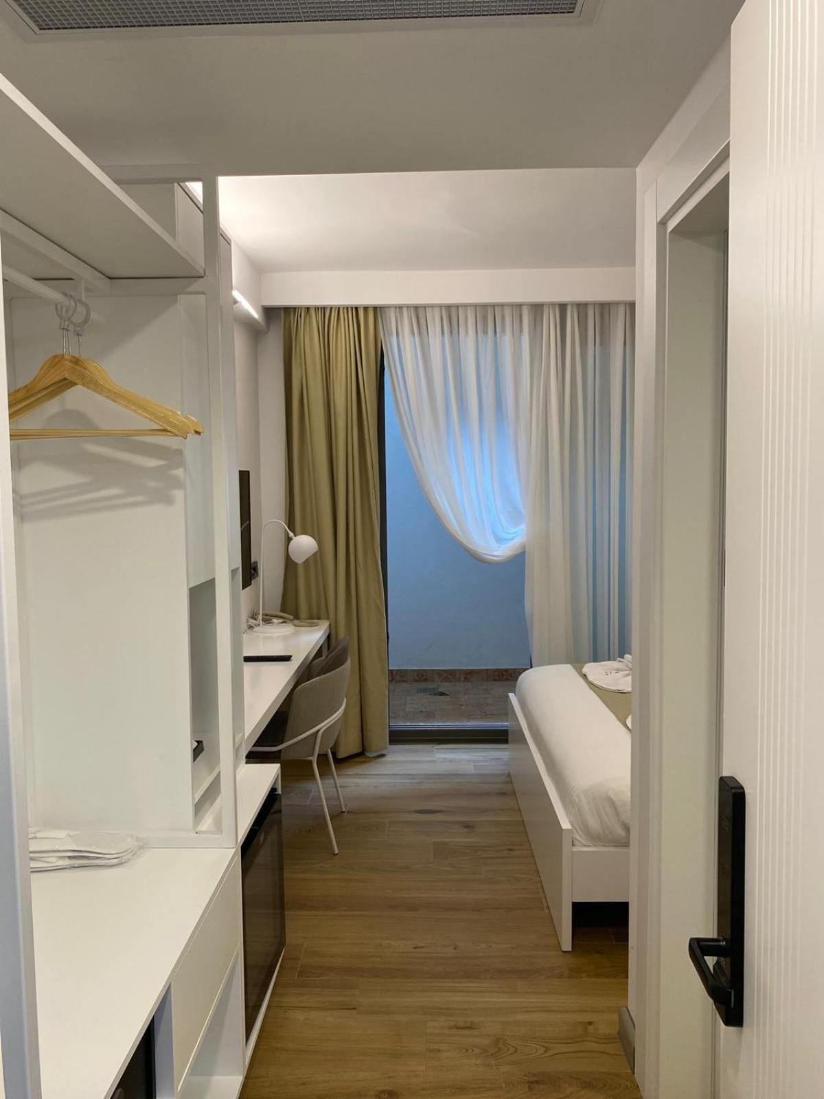 Budget Twin Room photo 2