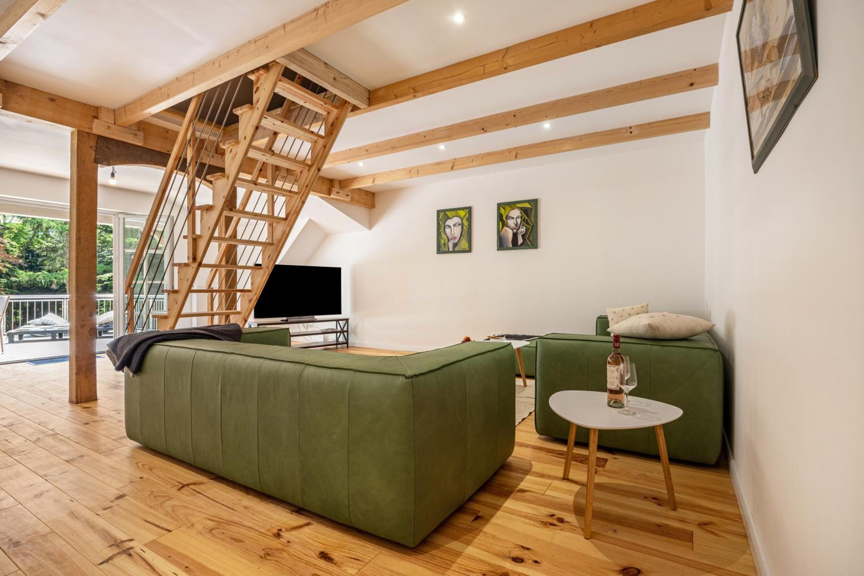 Two-Bedroom Deluxe Apartment with Garden View