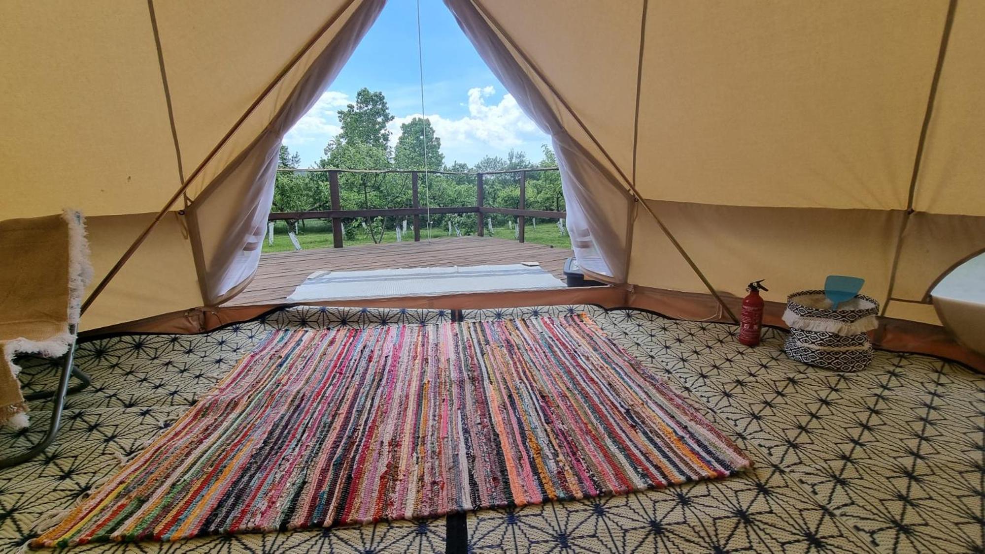 Tent - Photo 13