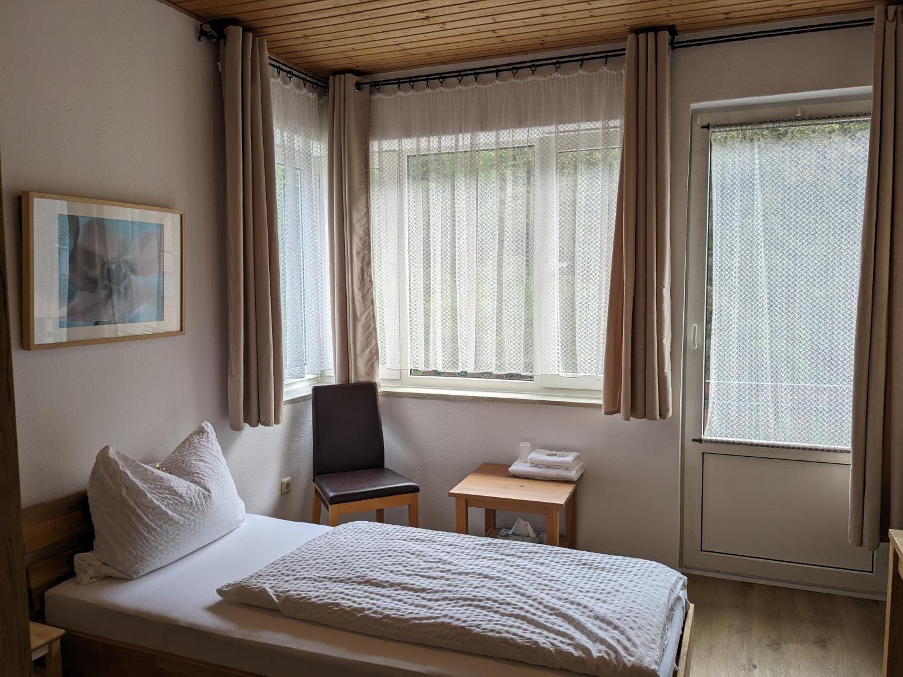 Single Room with Balcony photo 2