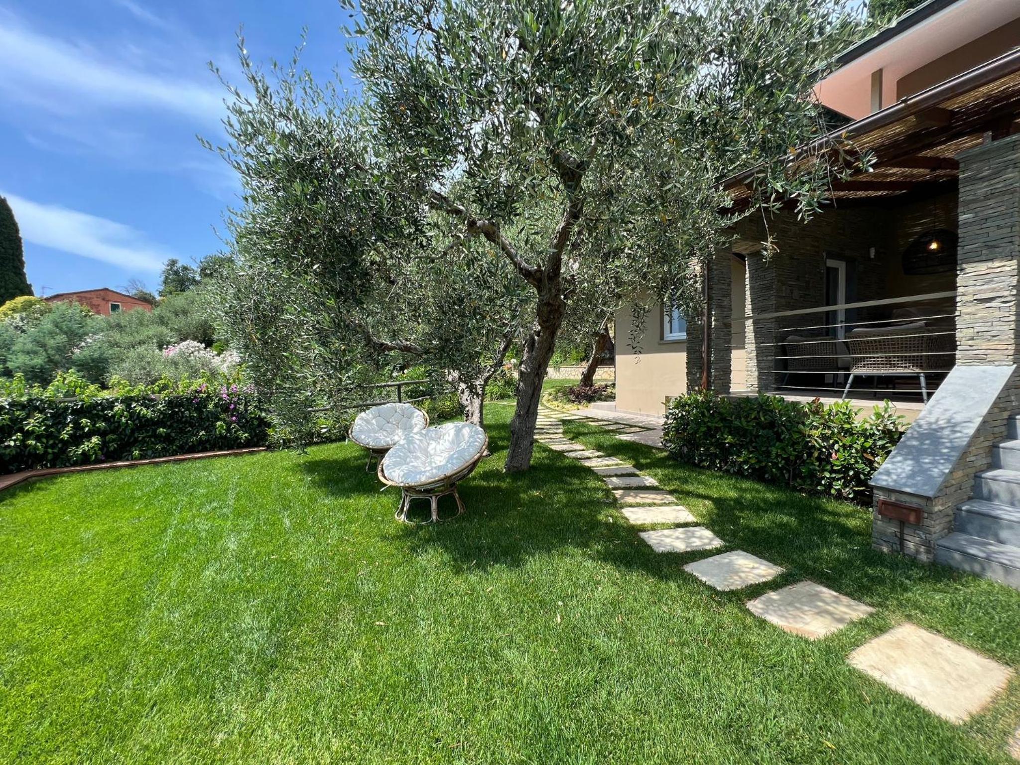 Villa photo 3