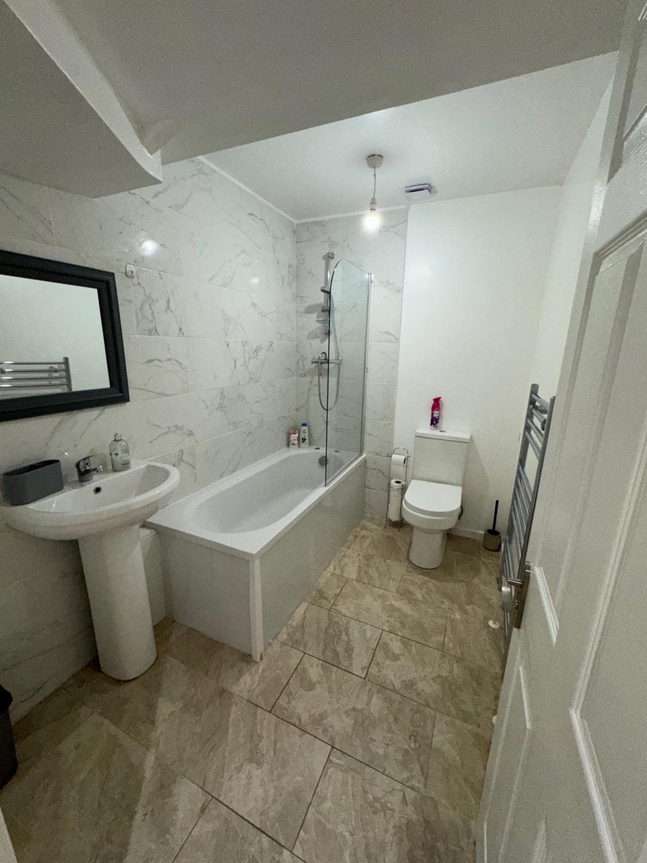 One-Bedroom Deluxe Apartment photo 1