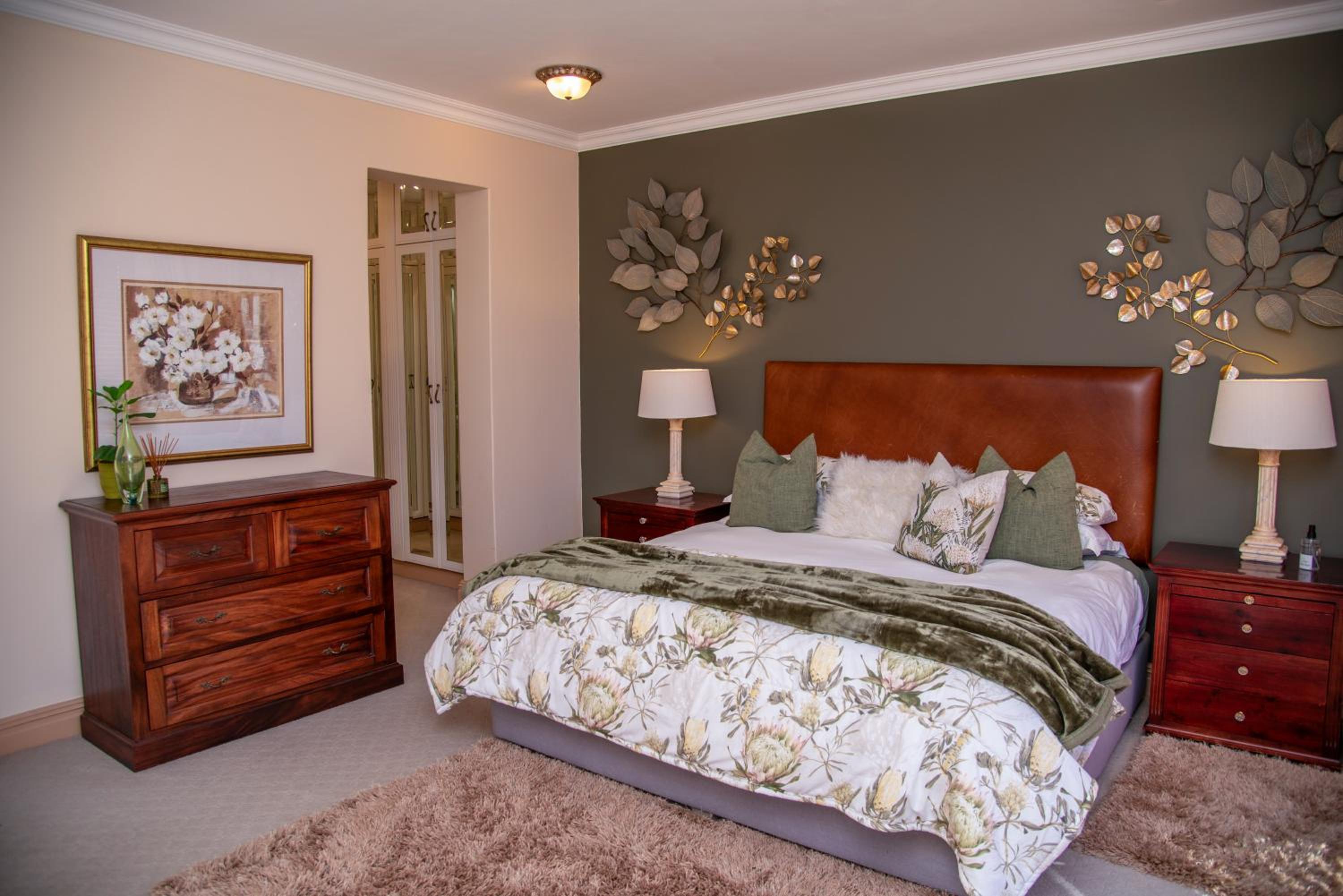 Four-Bedroom House - Photo 32