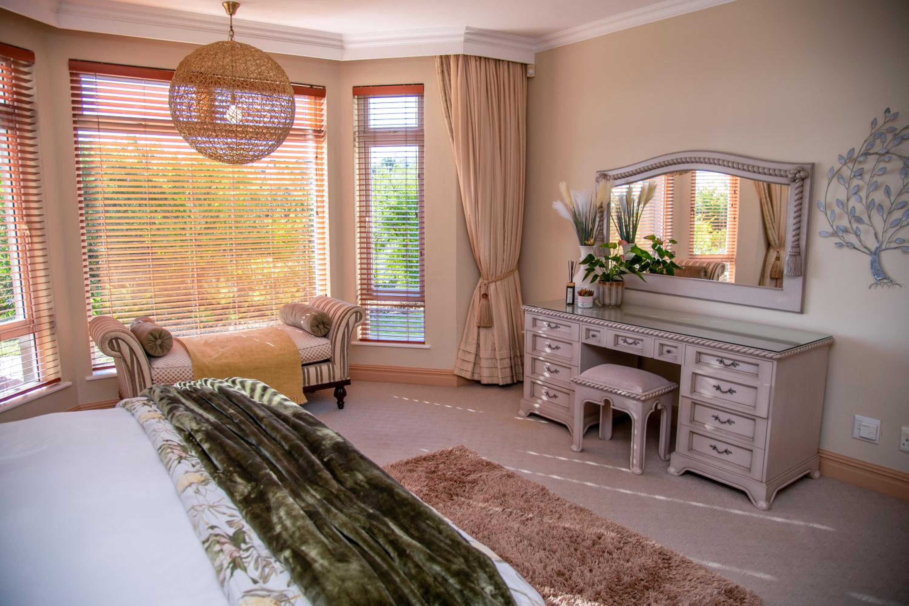 Four-Bedroom House - Photo 31