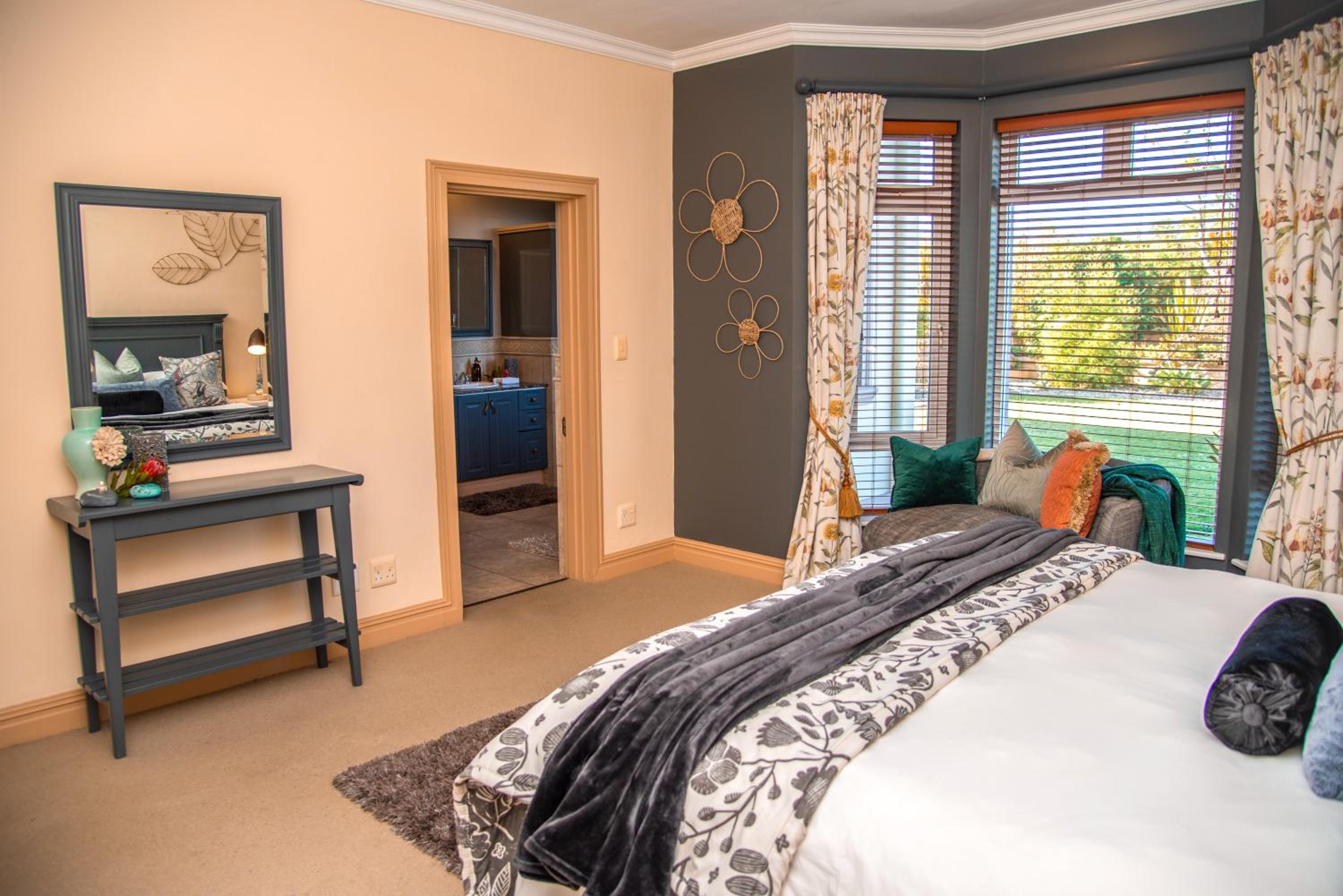 Four-Bedroom House - Photo 28