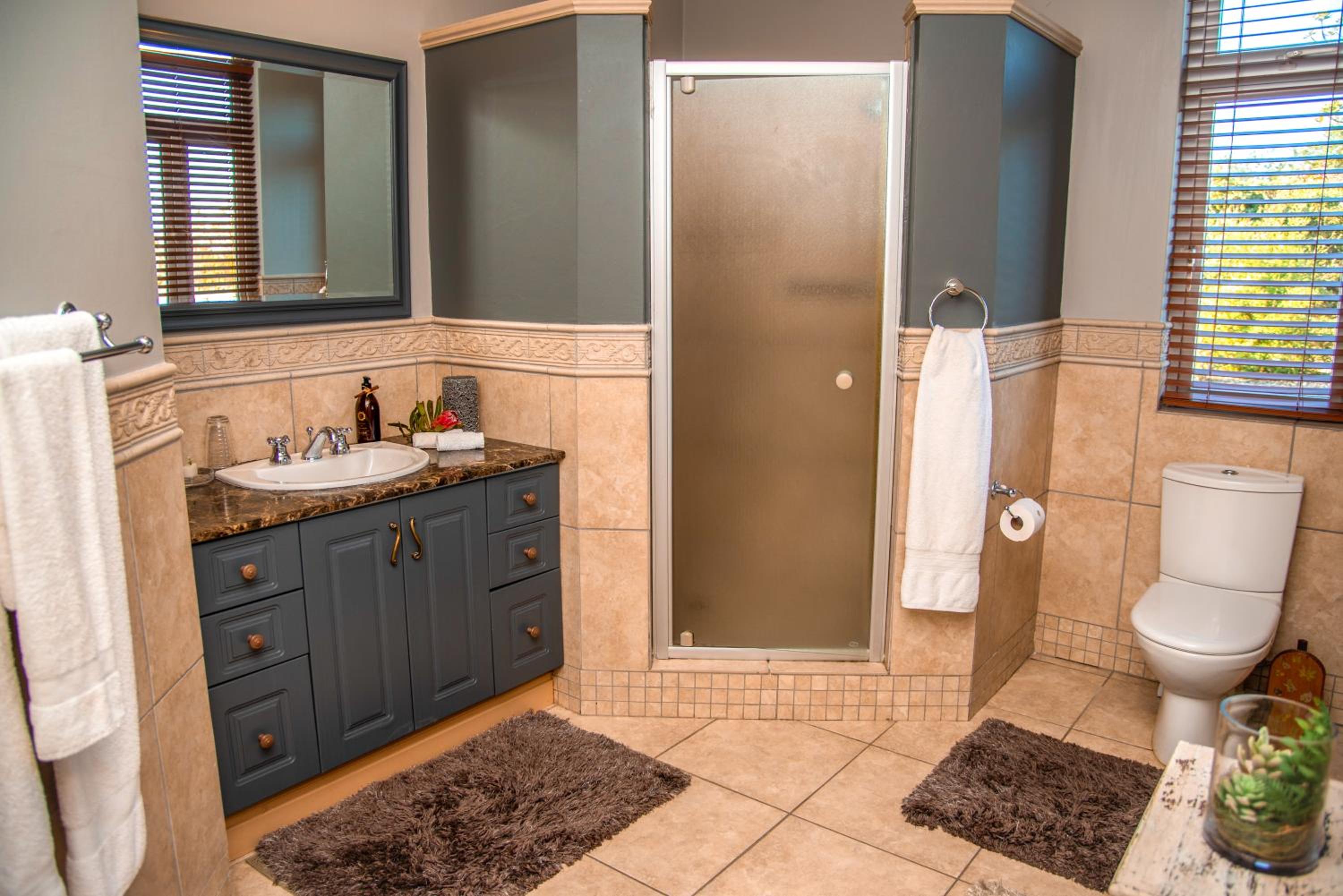 Four-Bedroom House - Photo 29