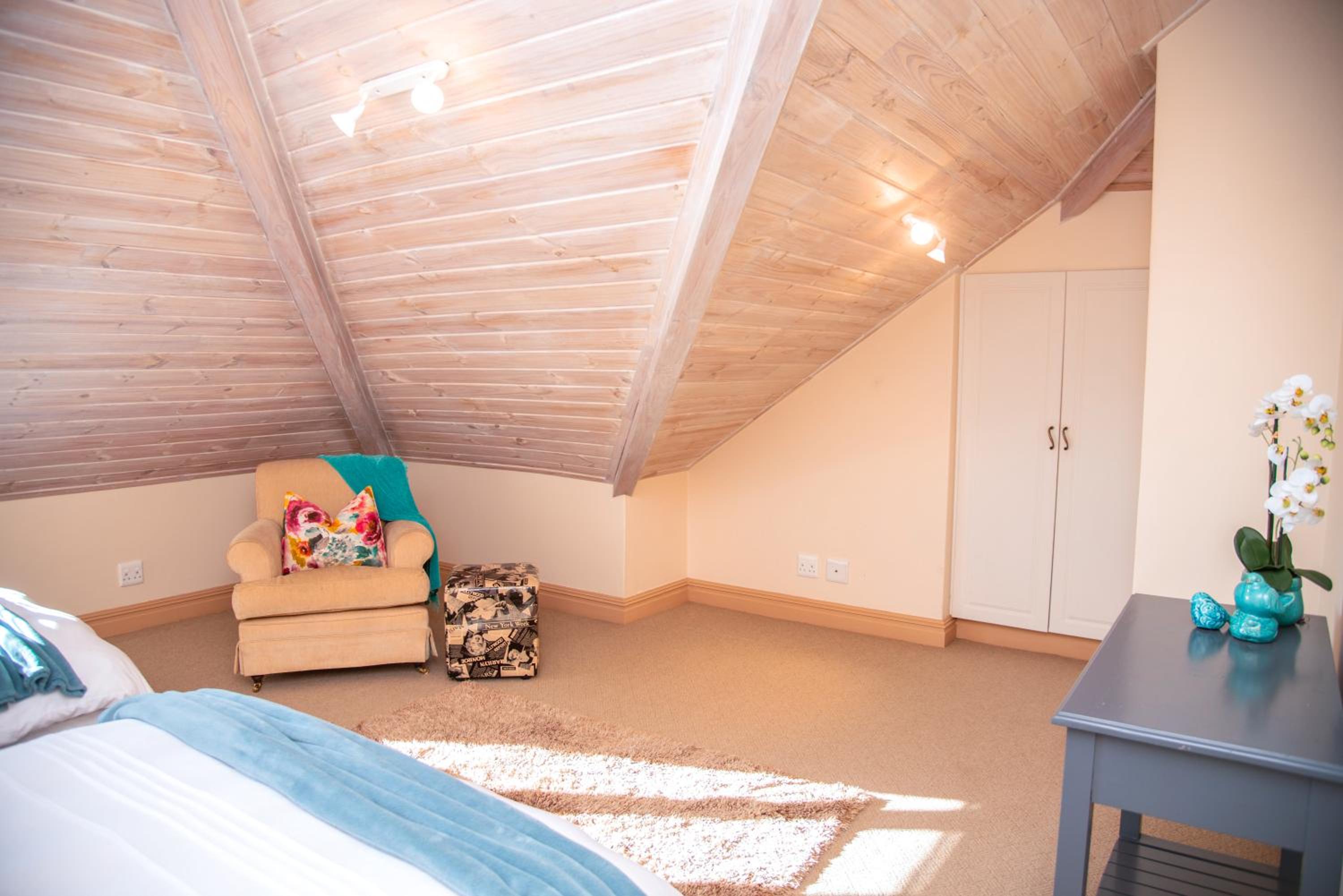 Four-Bedroom House - Photo 51