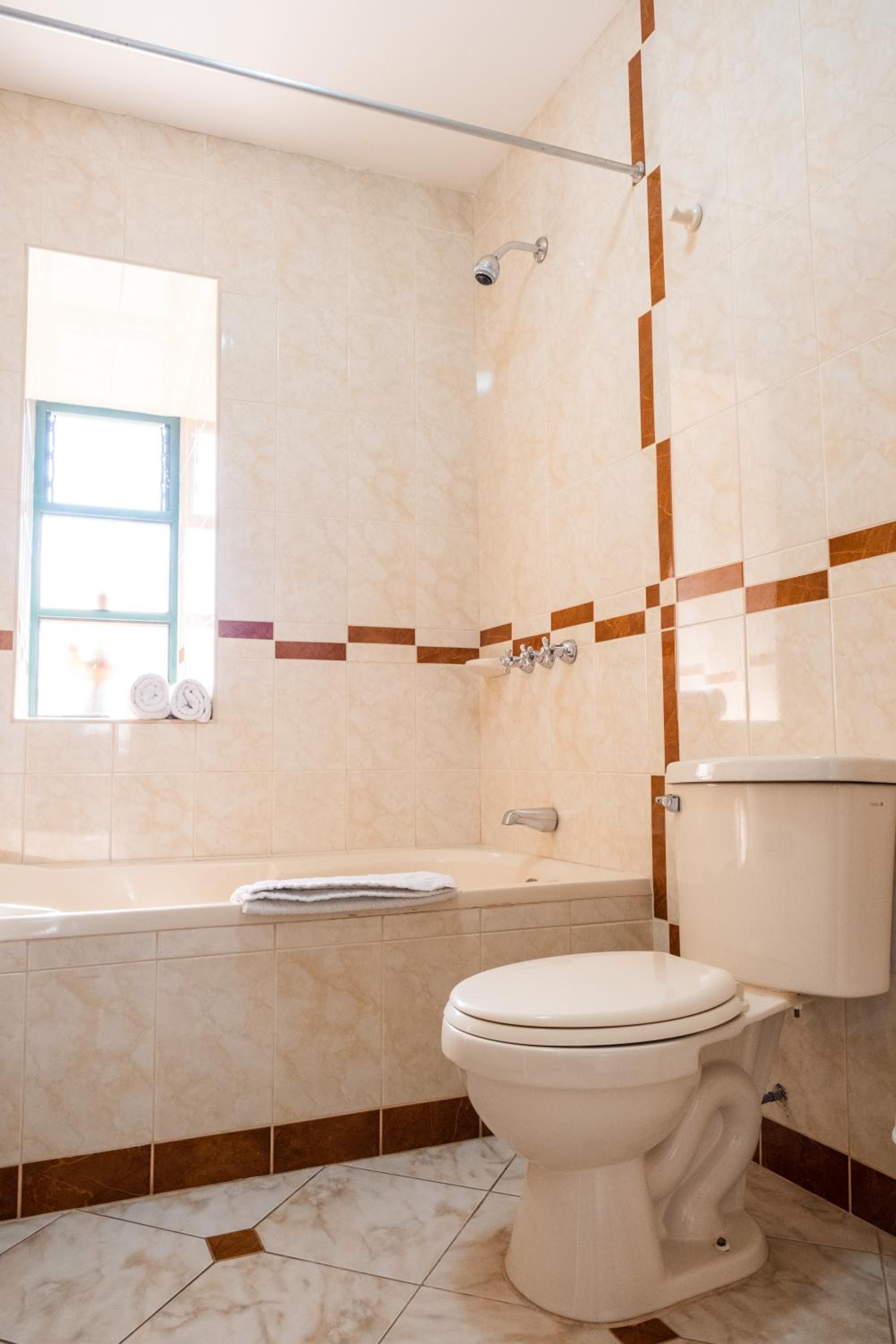 Family Room with Private Bathroom photo 3