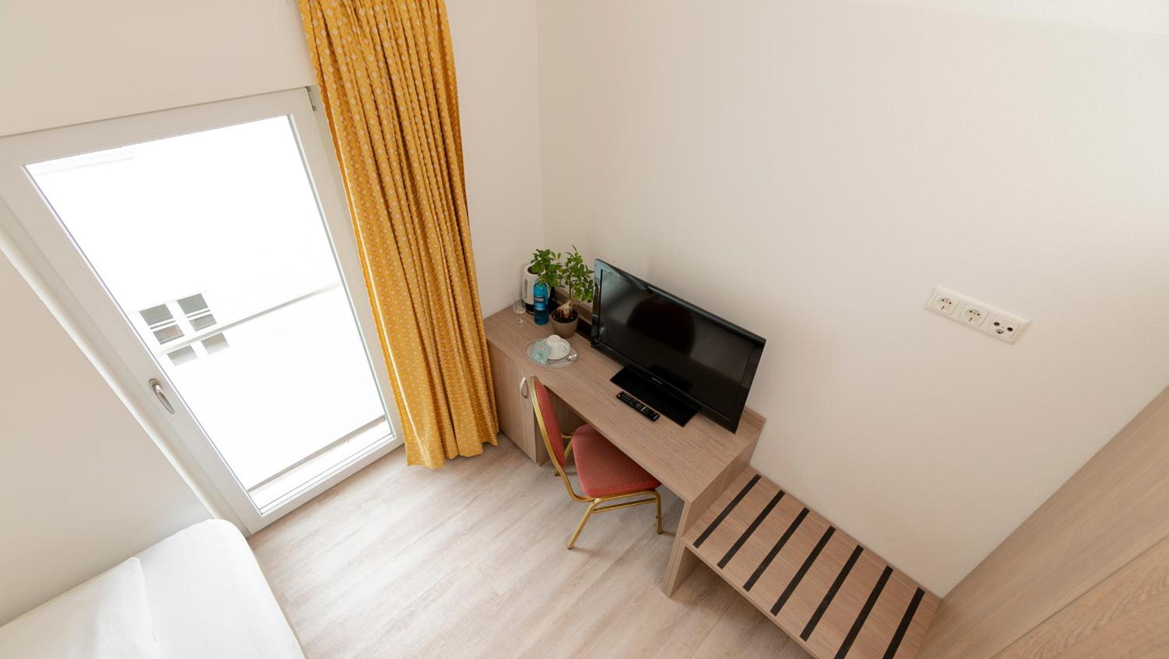 Single Room photo 2