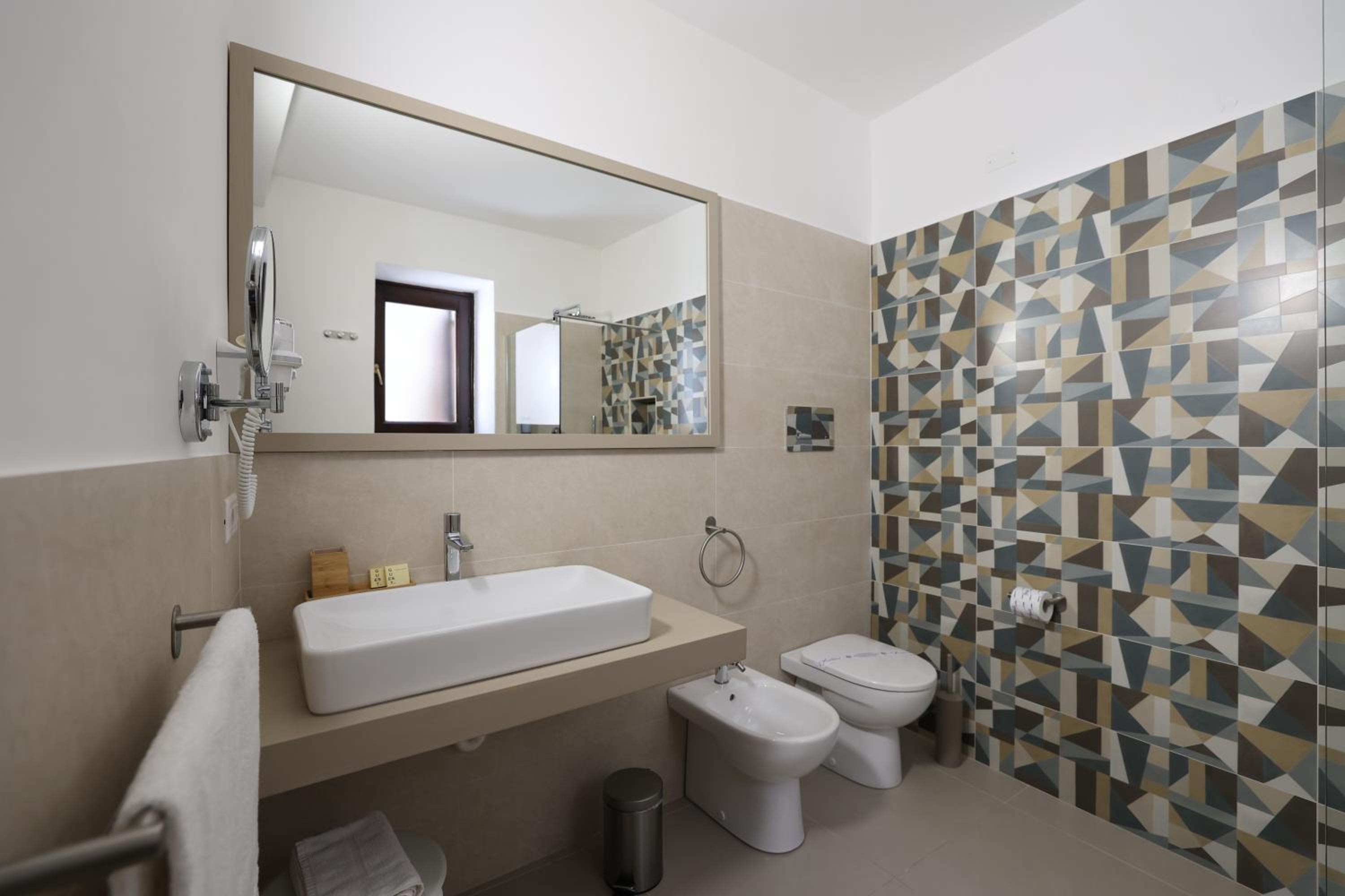 Deluxe Quadruple Room photo 2