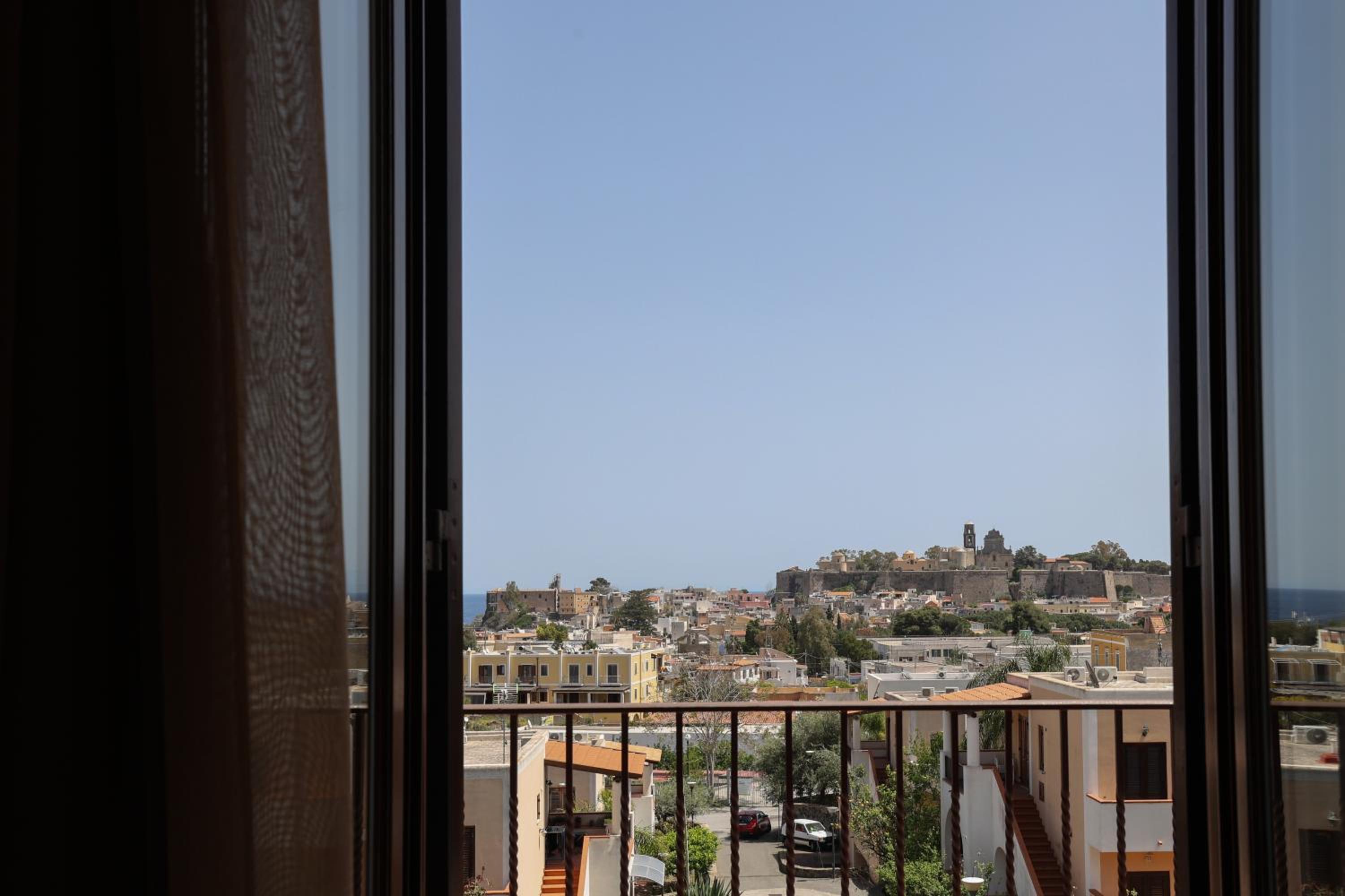Double Room with Sea View photo 3