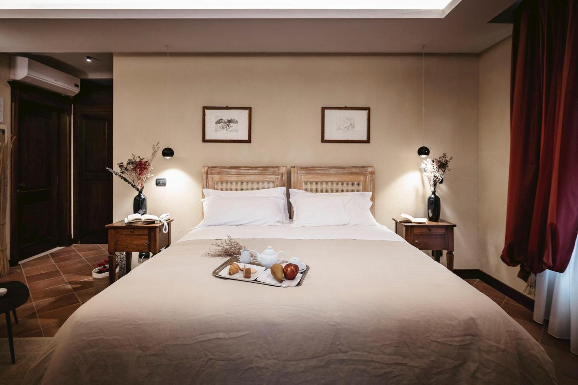 Double or Twin Room - Photo 5