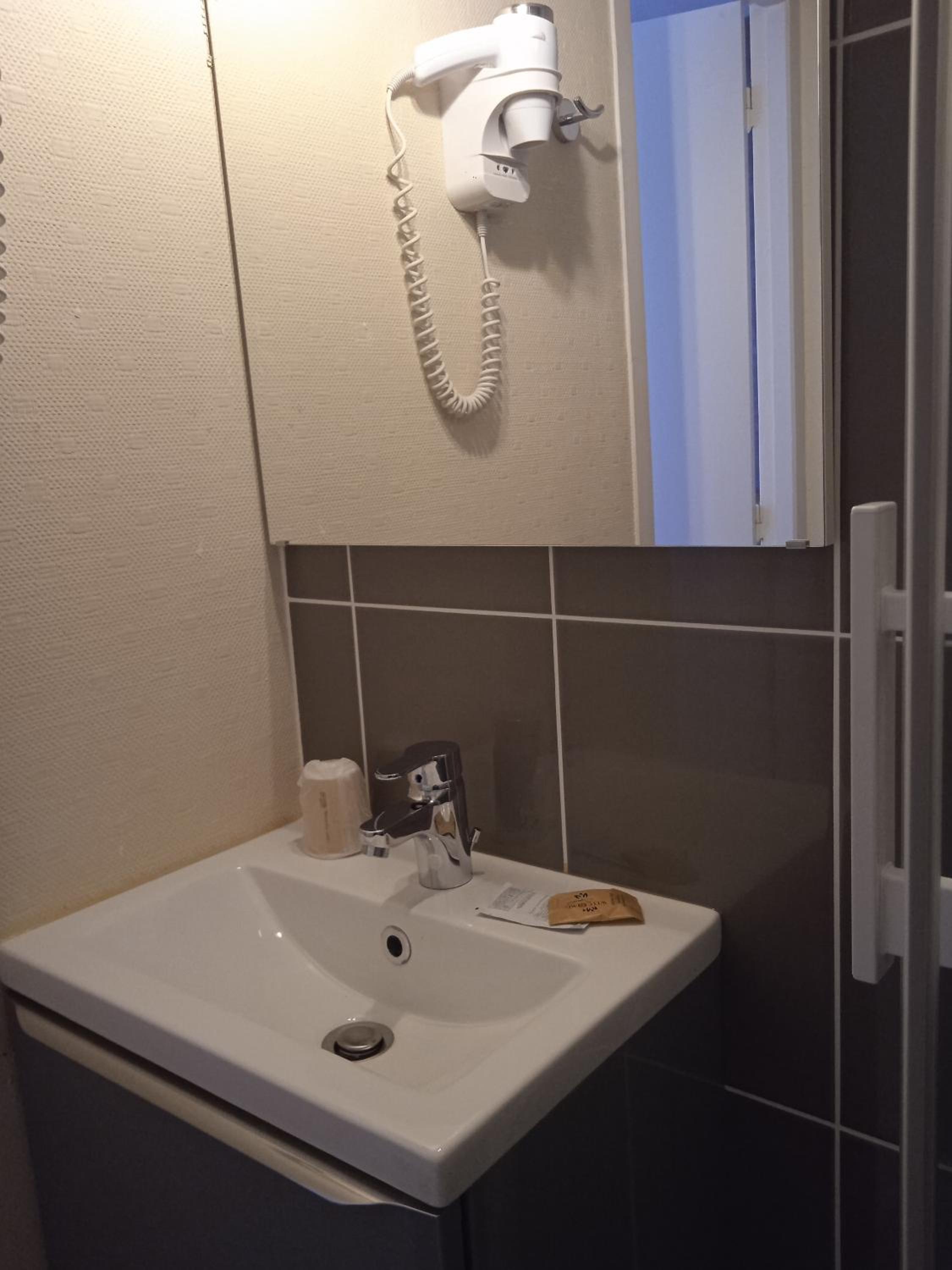 Single Room photo 3