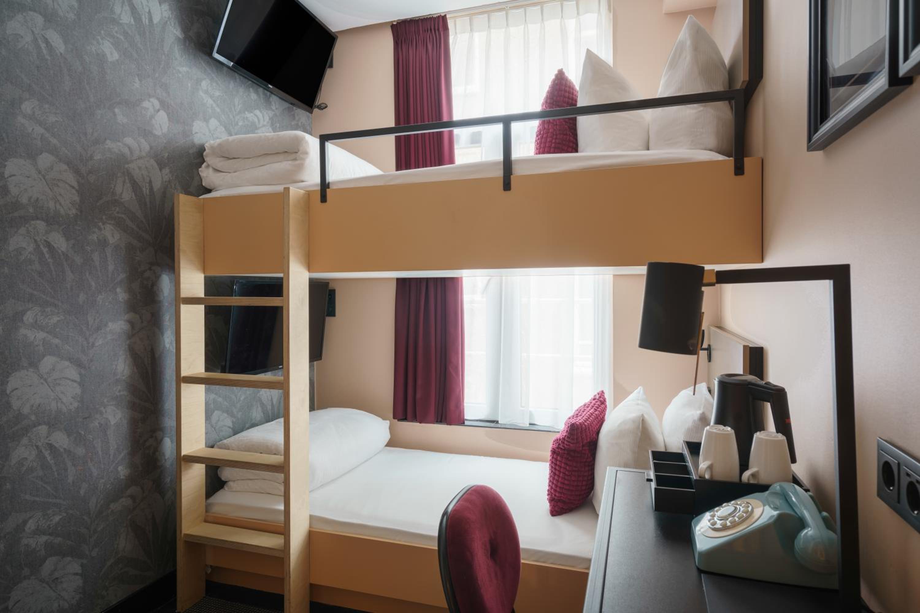 Small Twin Room with Bunk Bed photo 3