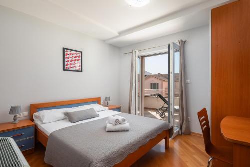 Two-Bedroom Apartment with Balcony photo 3