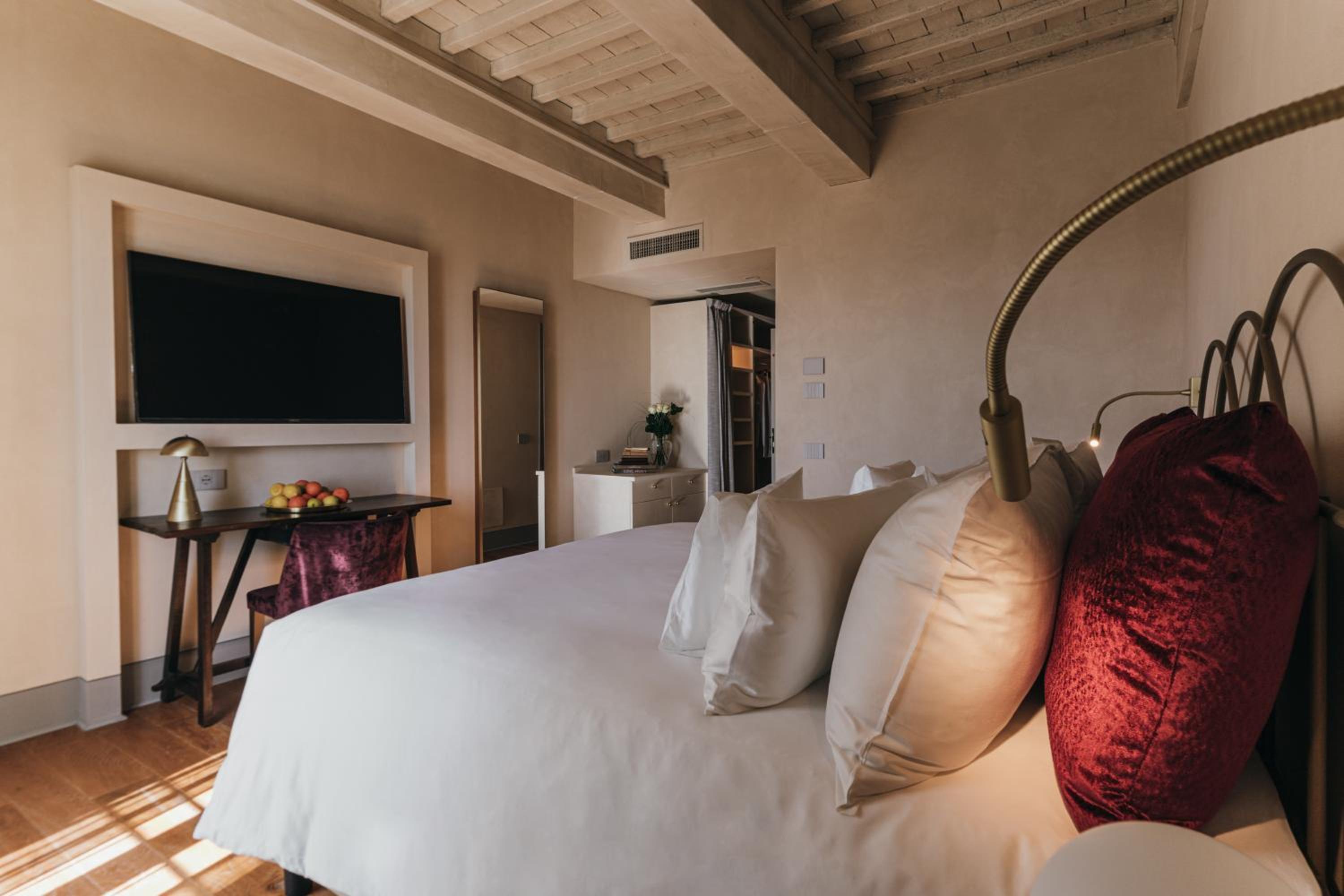 Deluxe Double or Twin Room - Photo 2