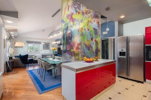 Four-Bedroom Penthouse Apartment photo 3