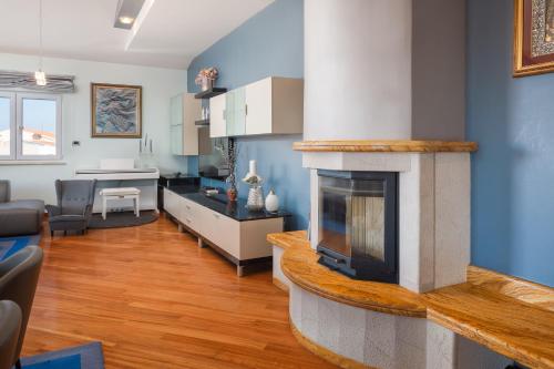 Four-Bedroom Penthouse Apartment photo 2