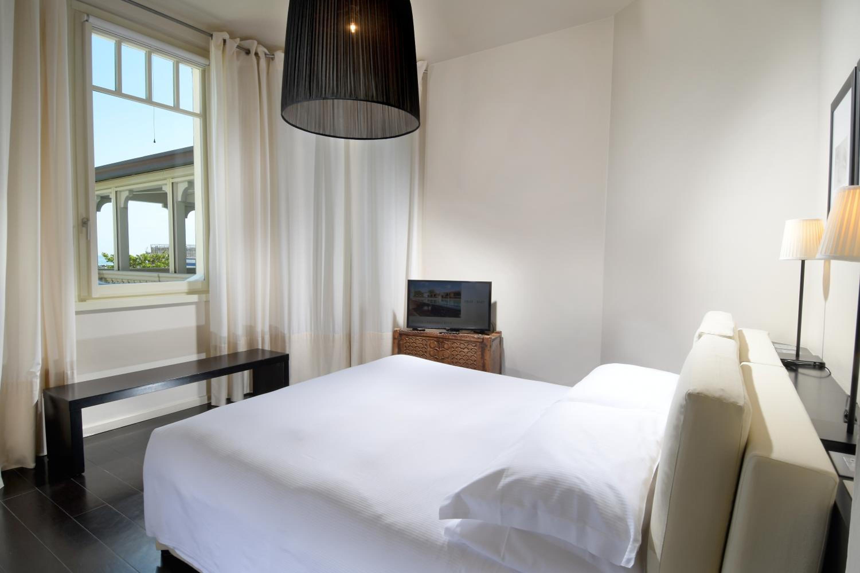 Junior Suite with Sea View - Photo 1
