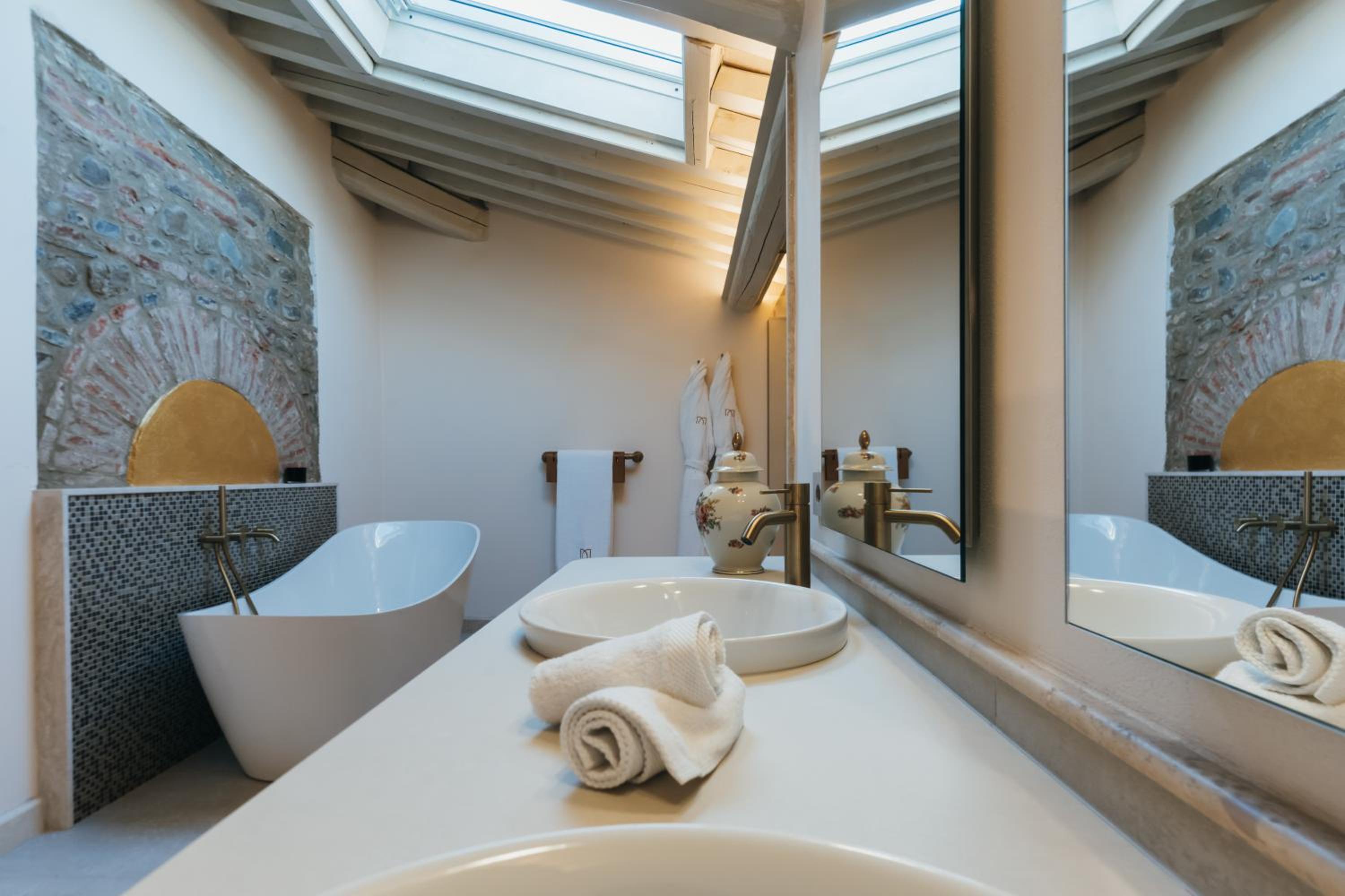 Superior King Suite photo 2