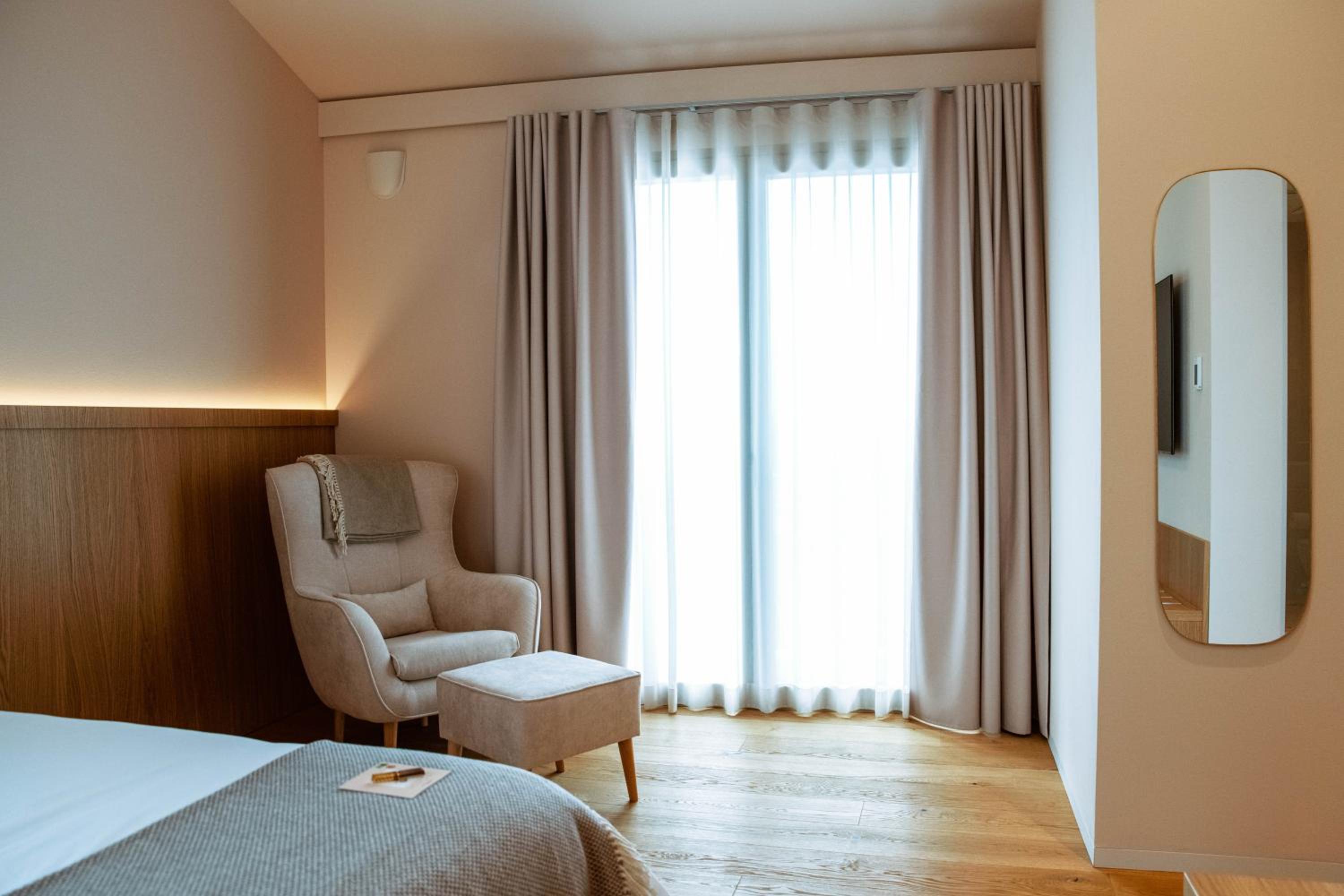 Superior King Room photo 2