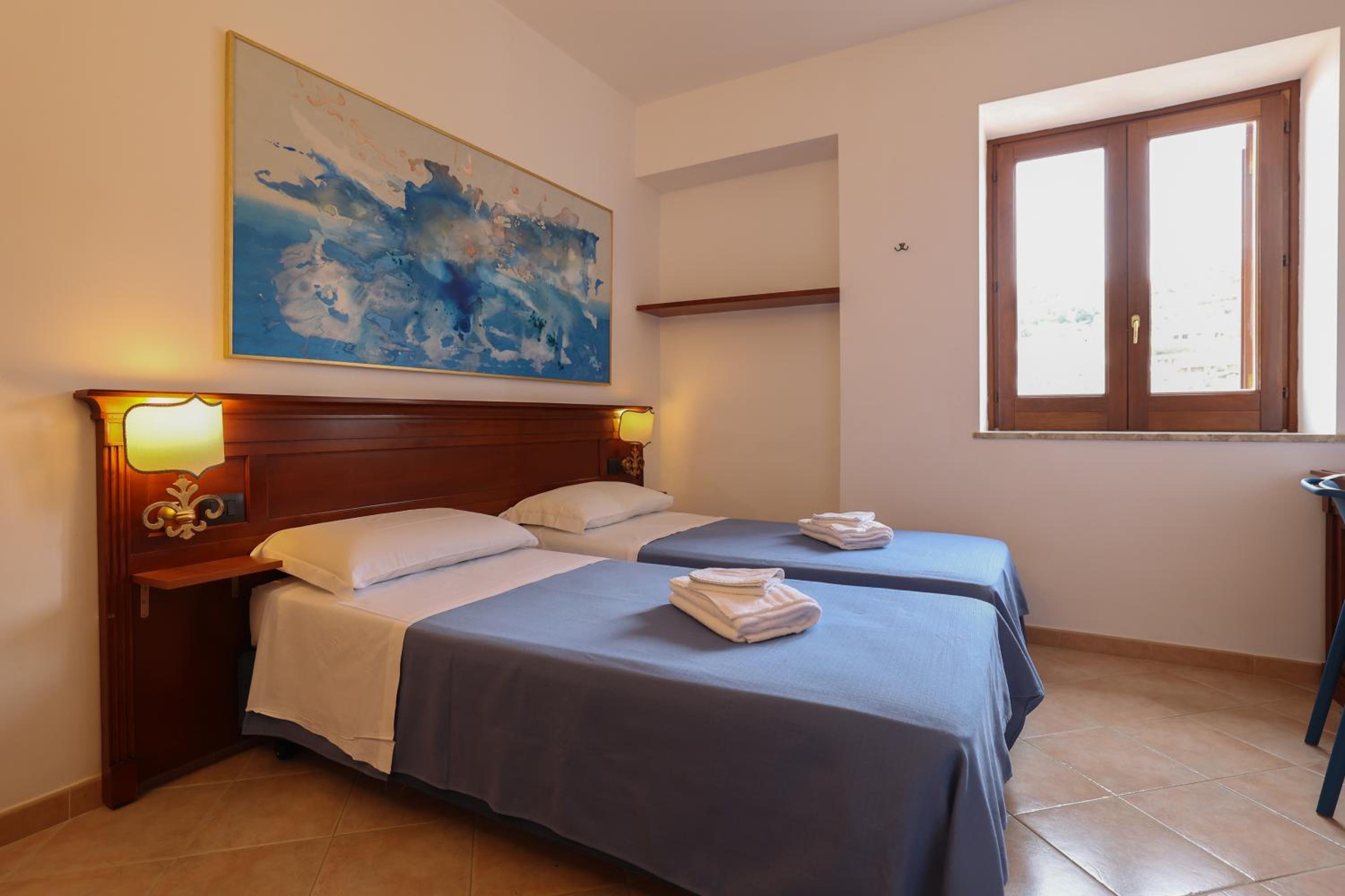 Standard Double or Twin Room photo 2