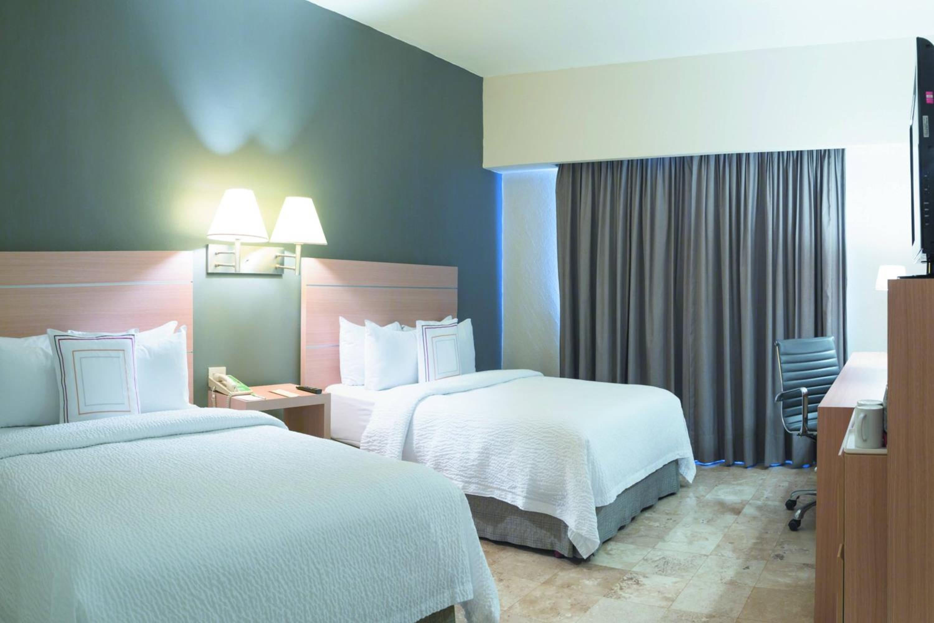Double Room with Two Double Beds - Photo 3