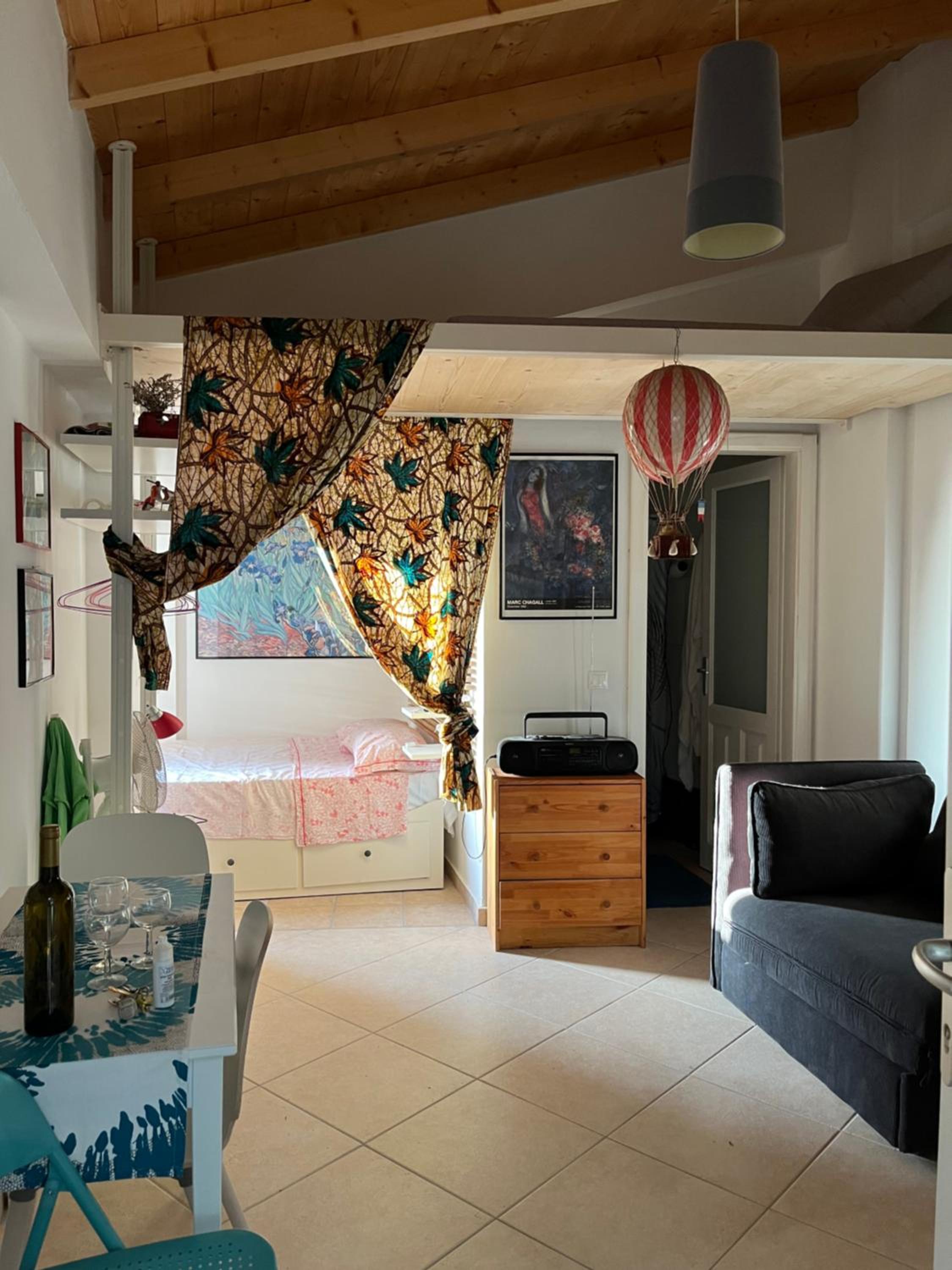 One-Bedroom House photo 1
