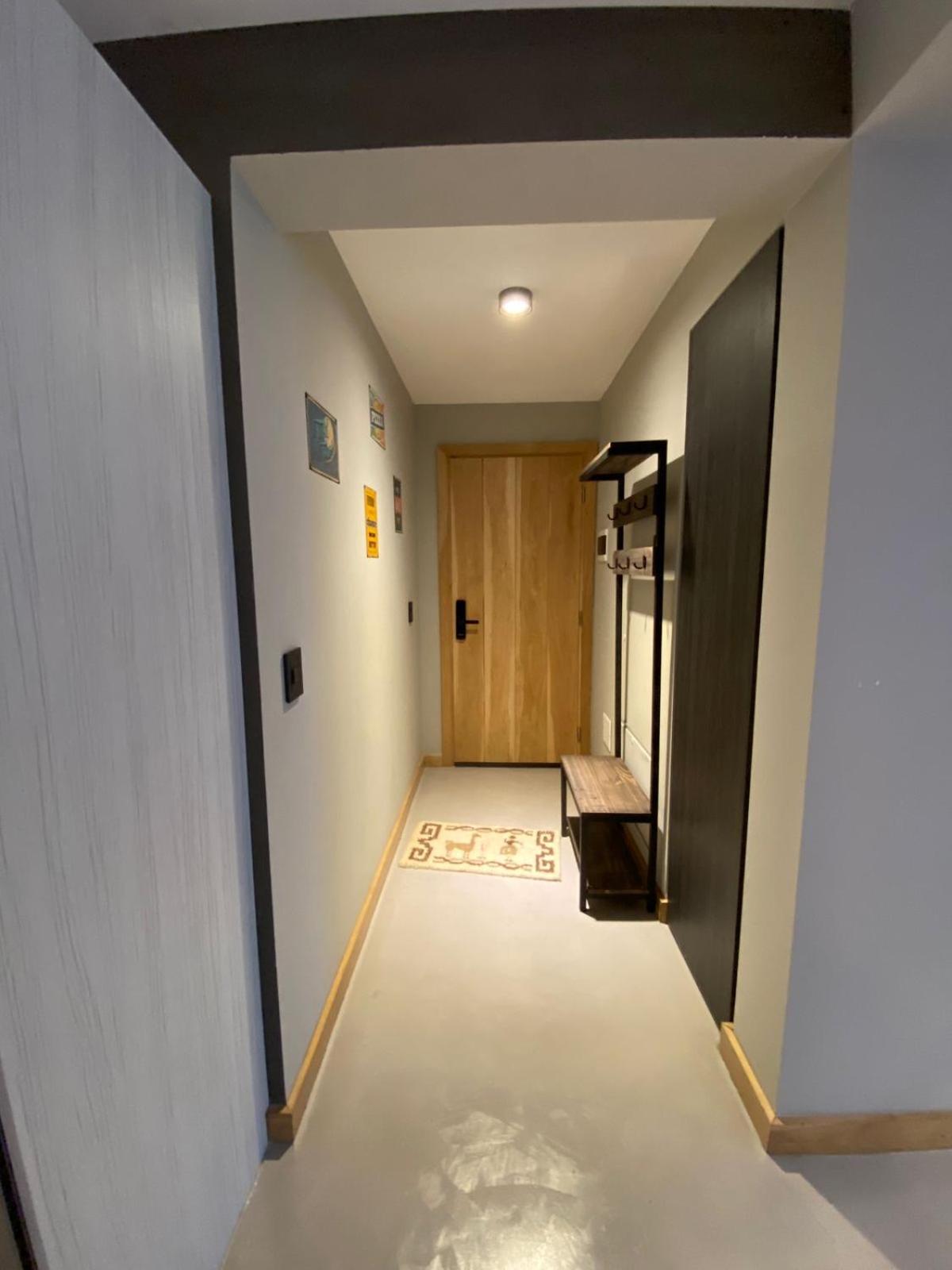One-Bedroom Apartment photo 3