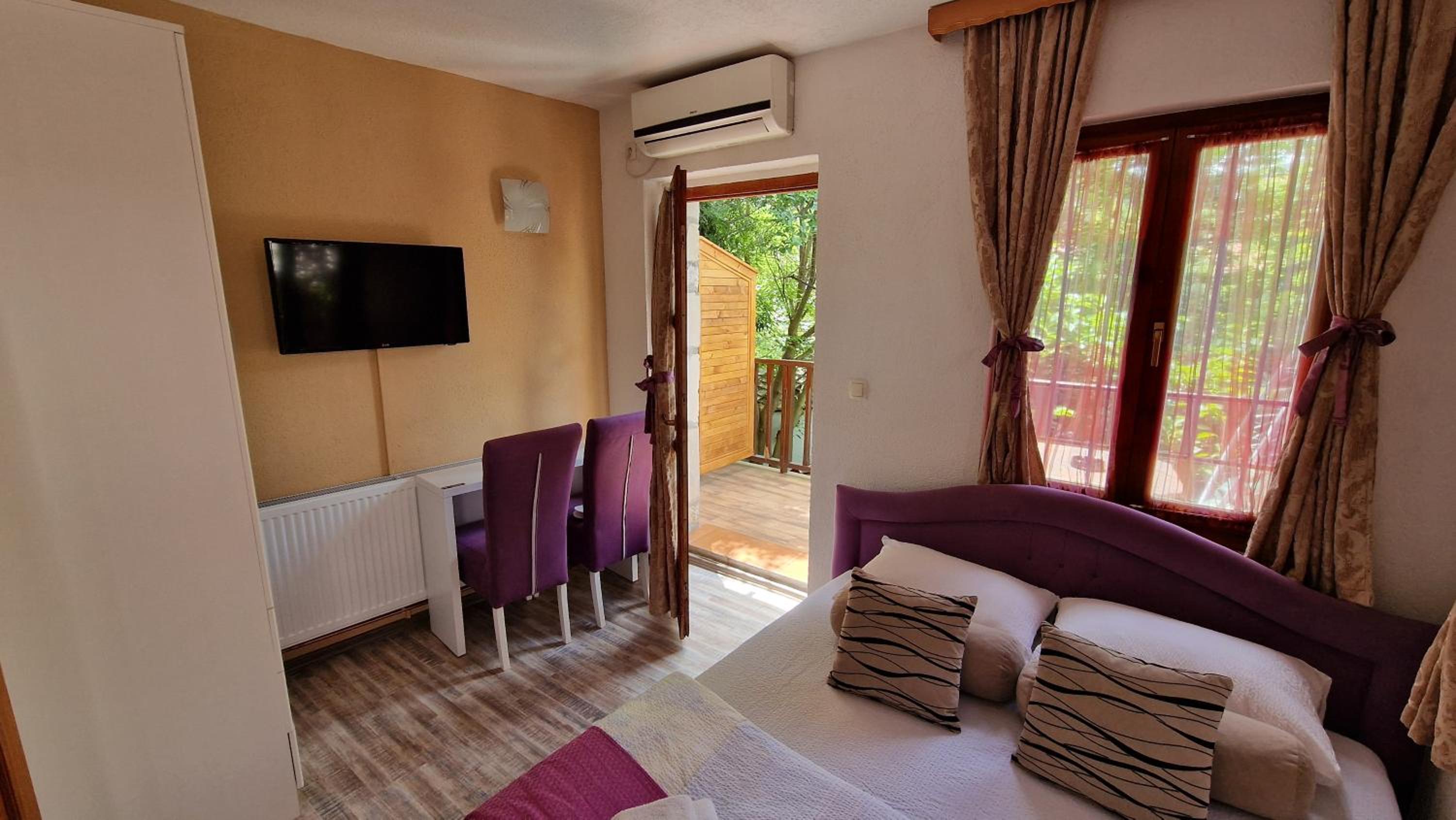 Double Room with Balcony photo 3