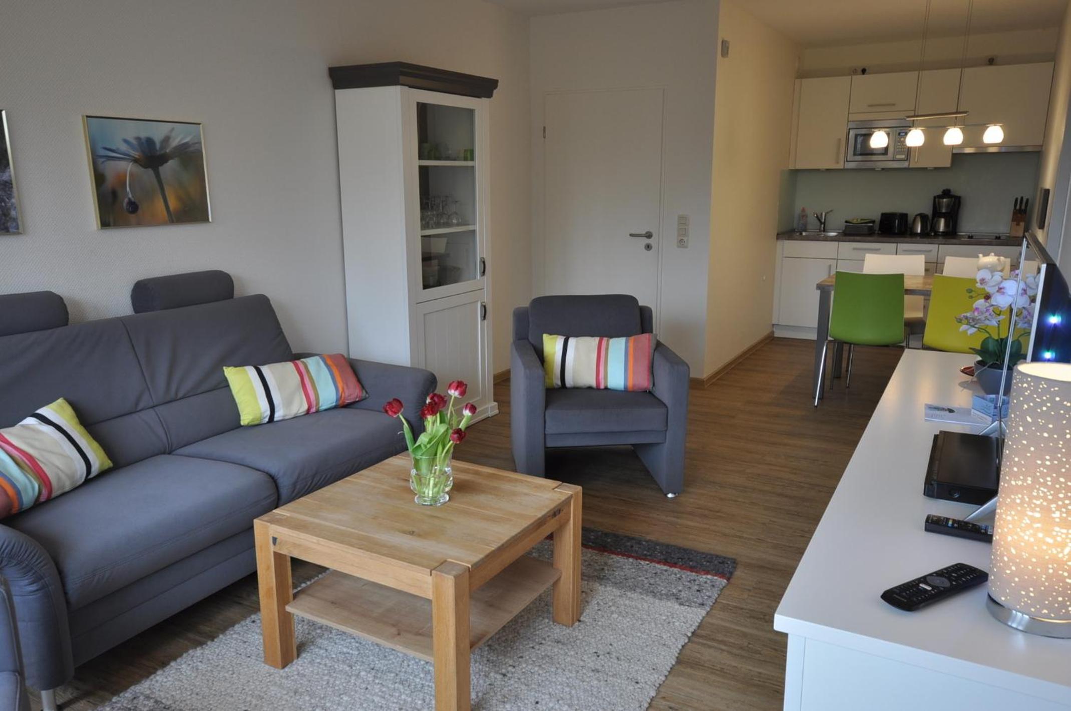 Apartment with Balcony photo 2