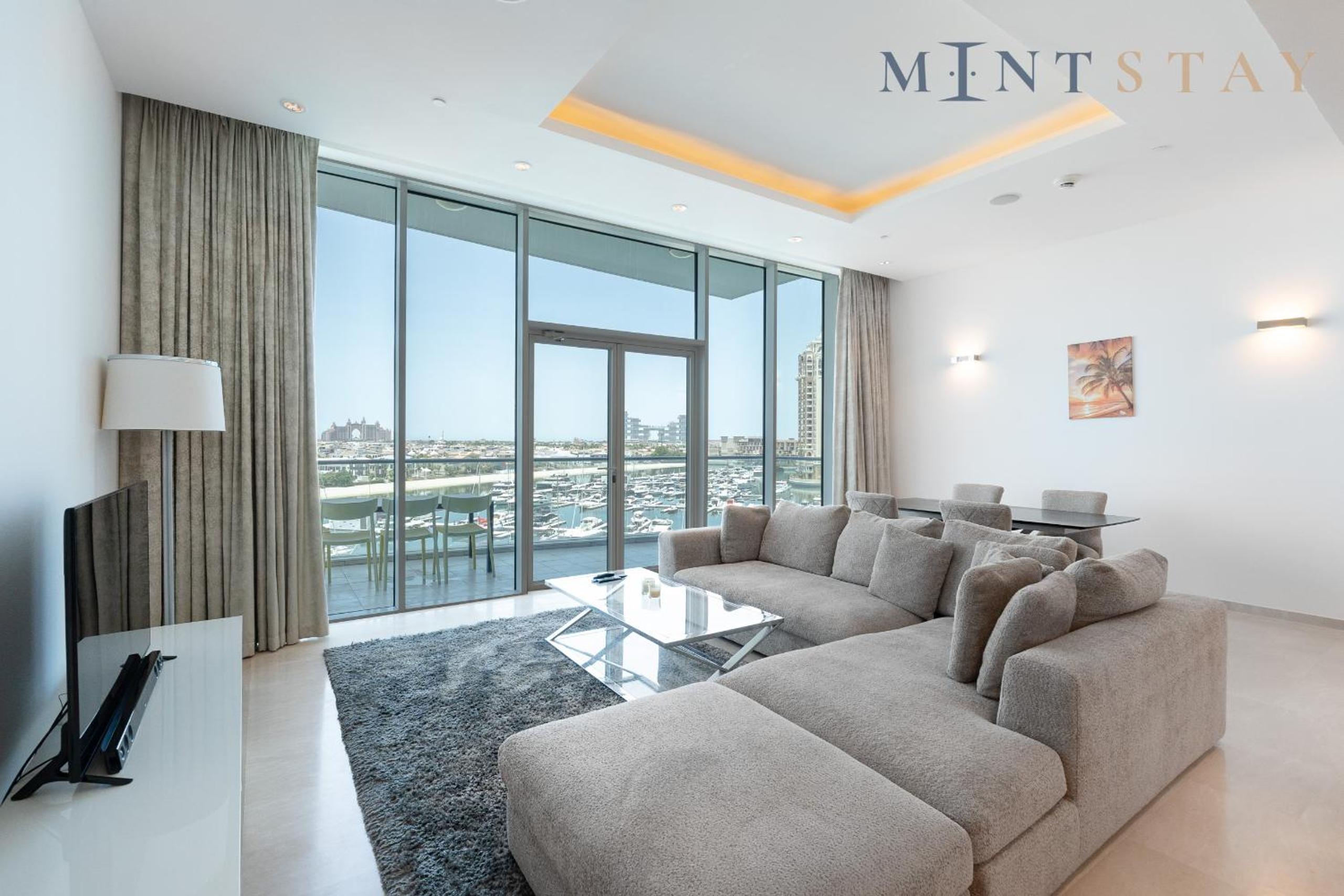 Three-Bedroom Apartment with Balcony photo 1