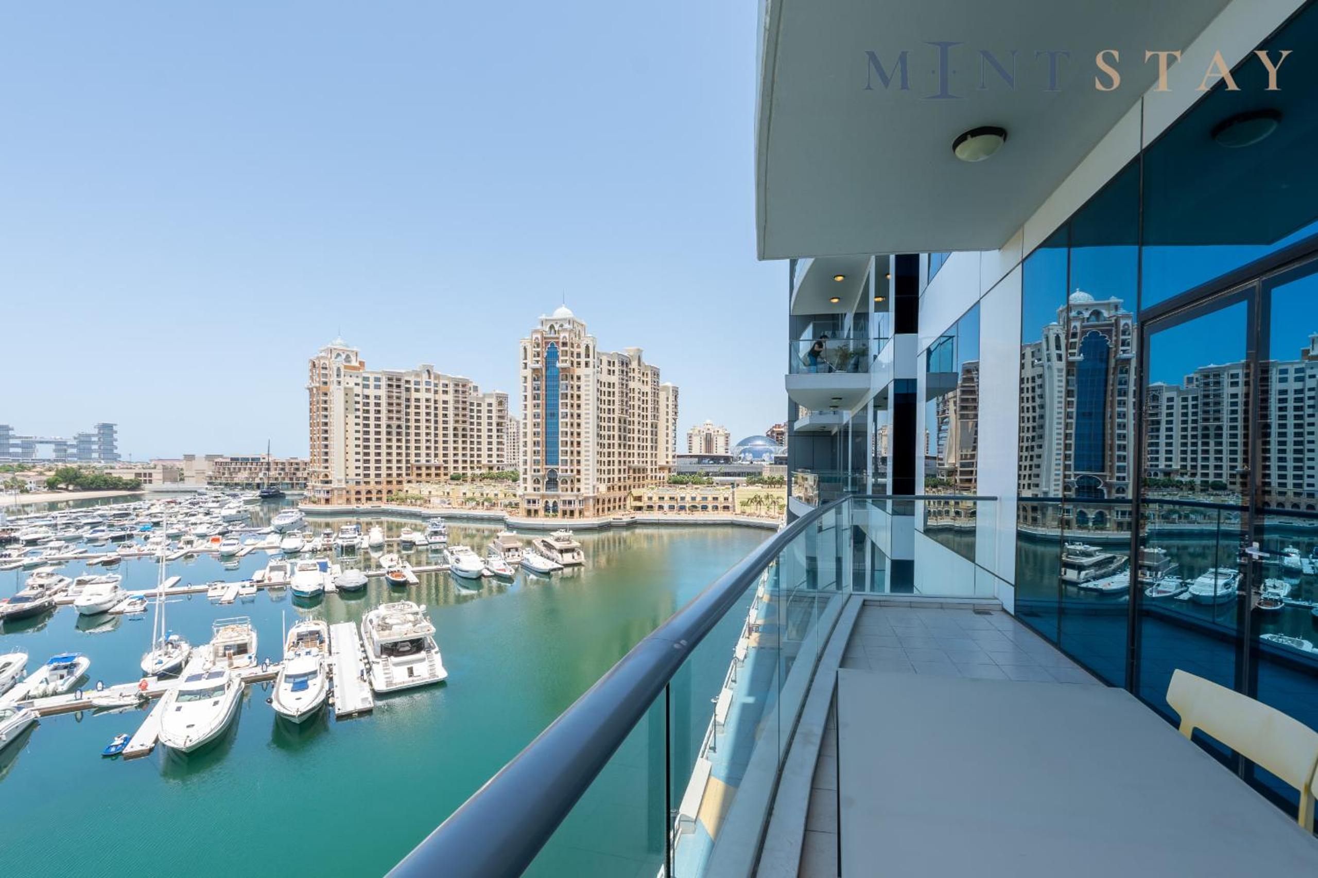 Three-Bedroom Apartment with Balcony photo 2