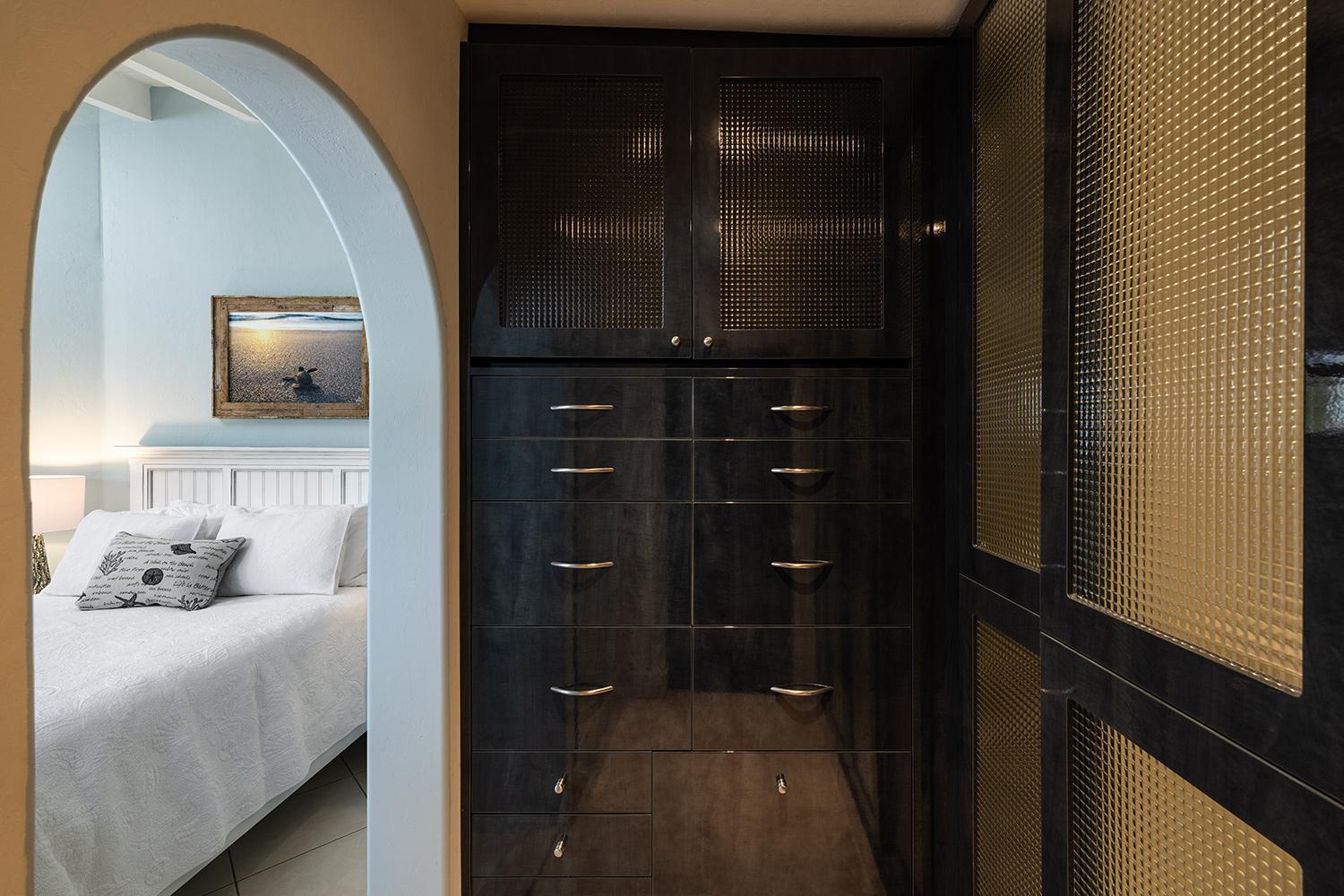 Deluxe Queen Suite - Photo 3