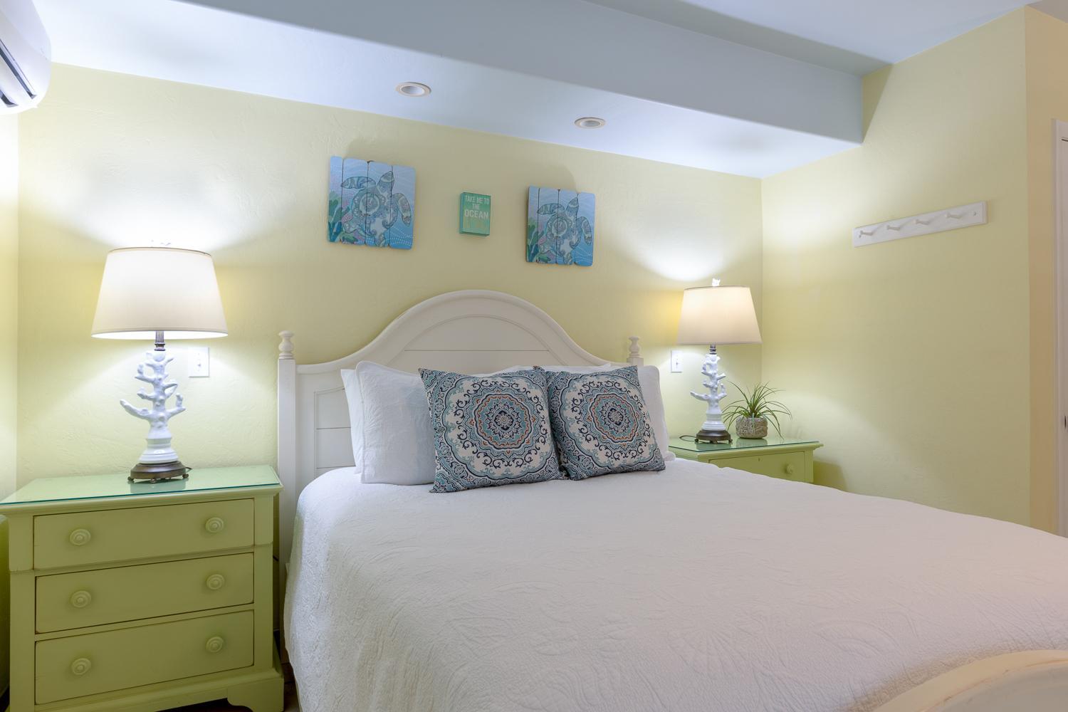 Queen Room with Garden View - Photo 2