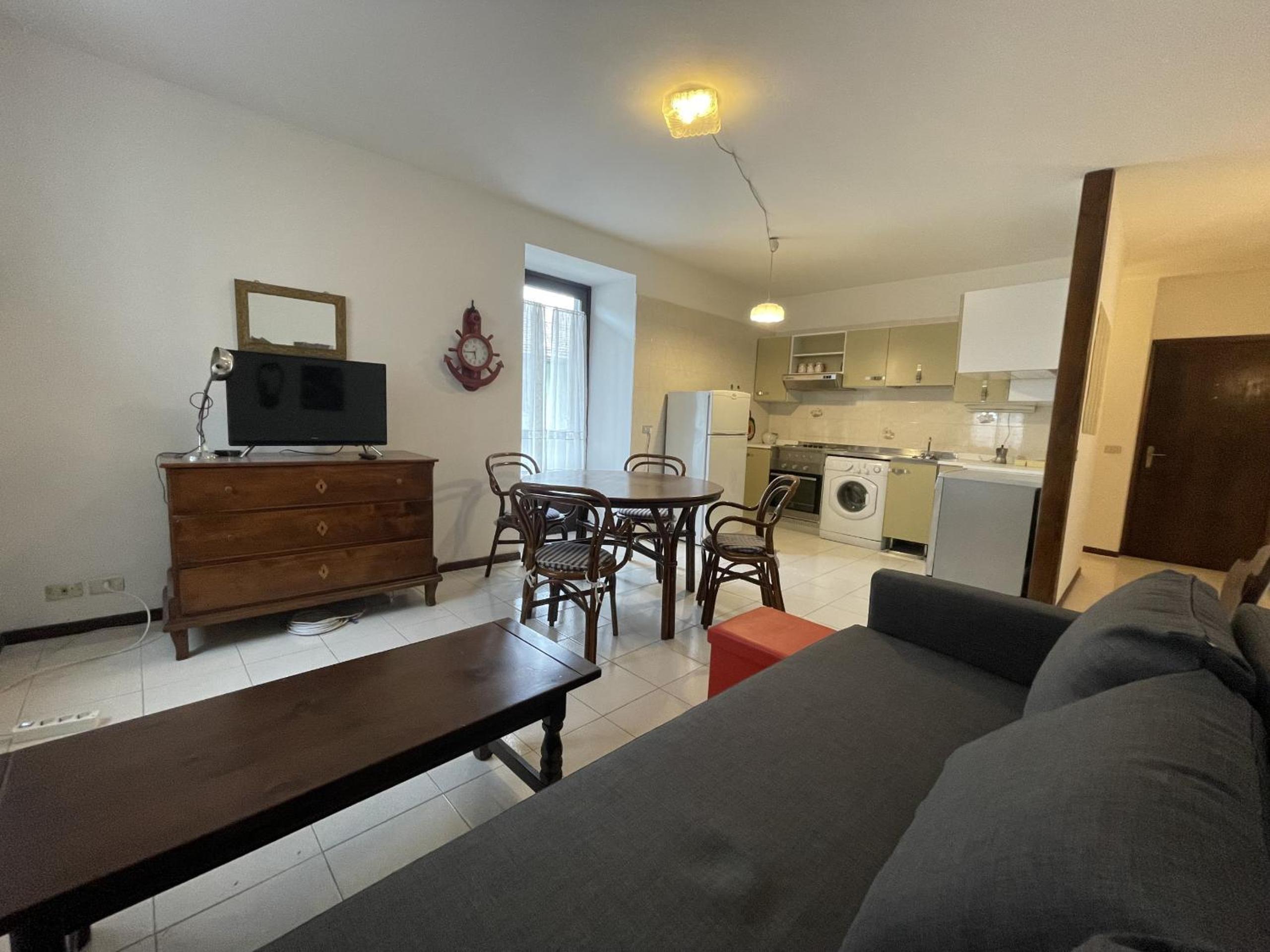 One-Bedroom Apartment with Balcony photo 2
