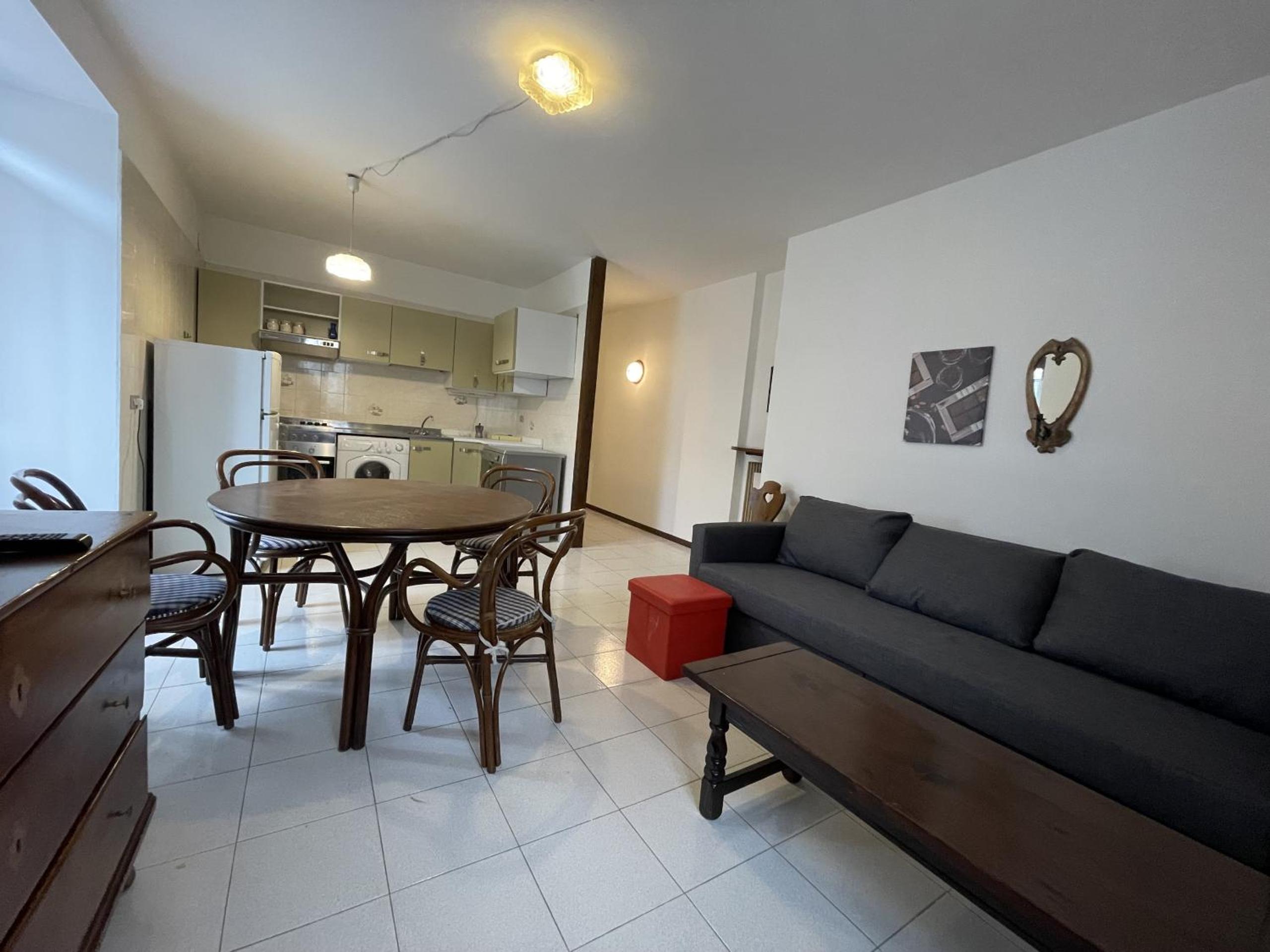 One-Bedroom Apartment with Balcony photo 1