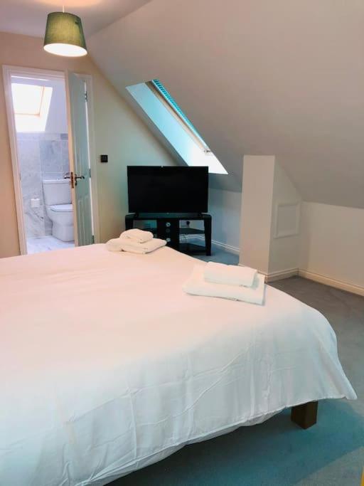 Three-Bedroom House photo 1