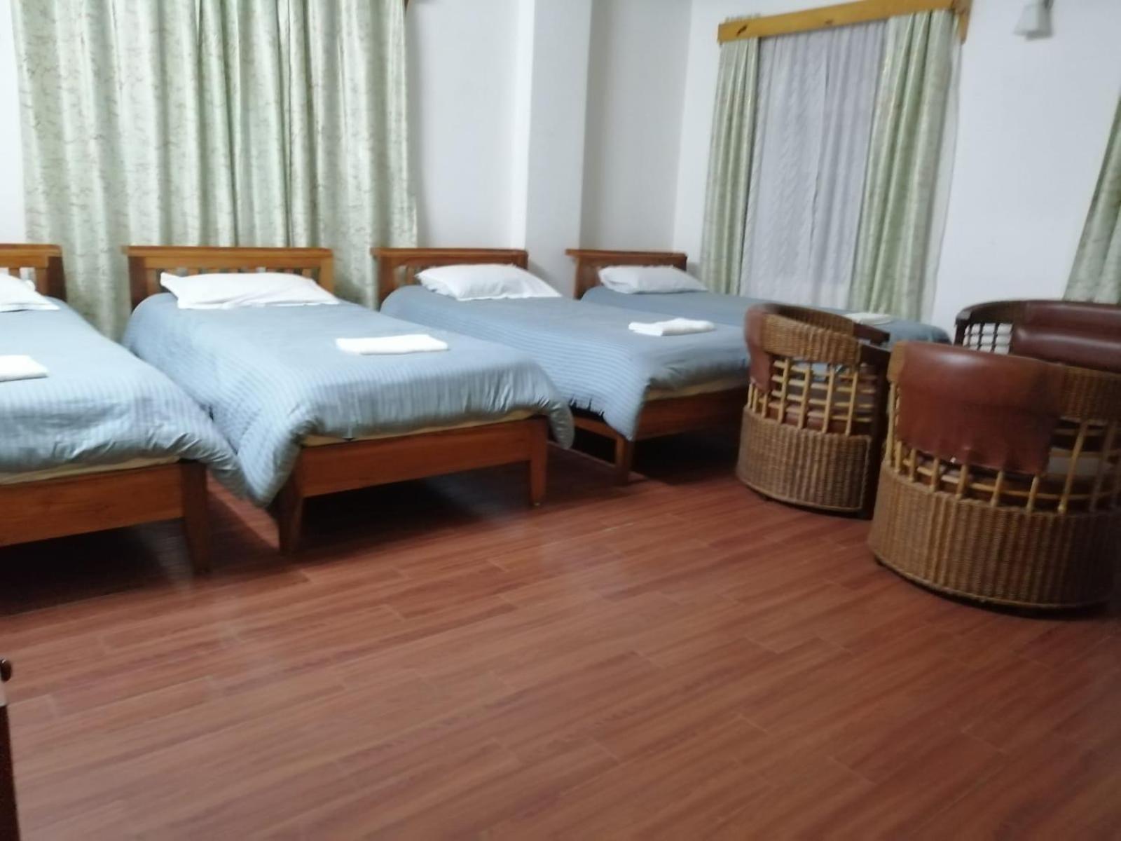 Quadruple Room - Photo 1