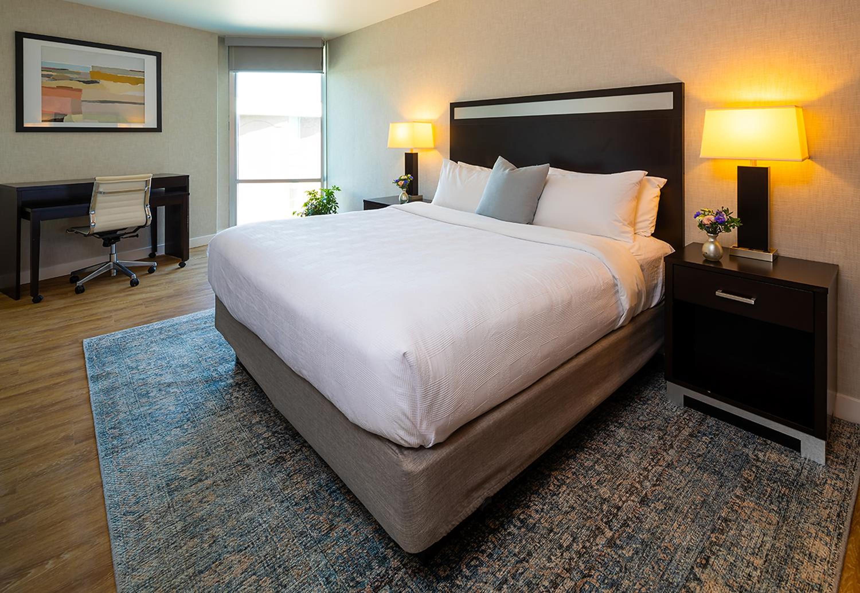 Standard King Room - Photo 2