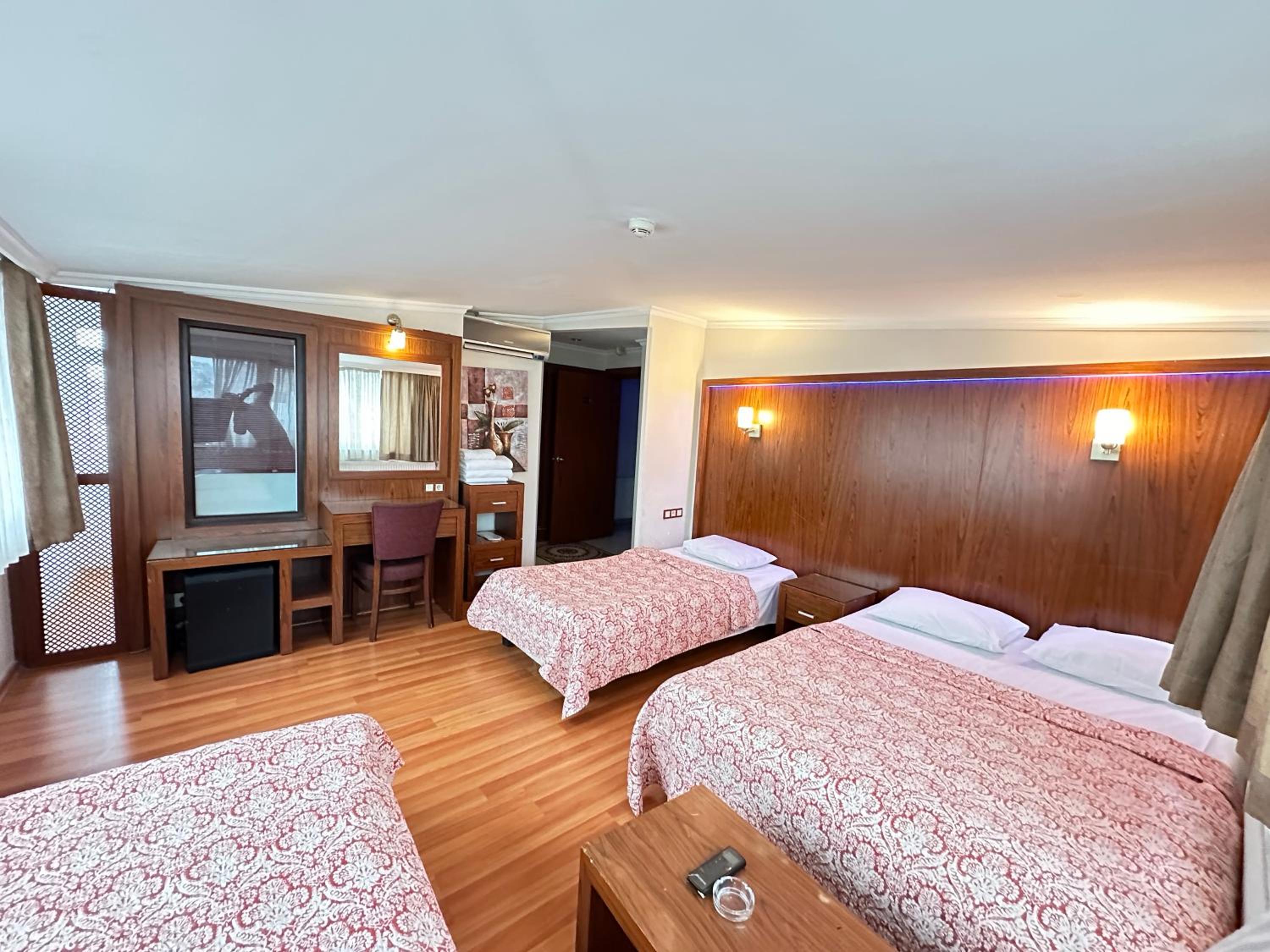 Triple Room with Bath photo 1