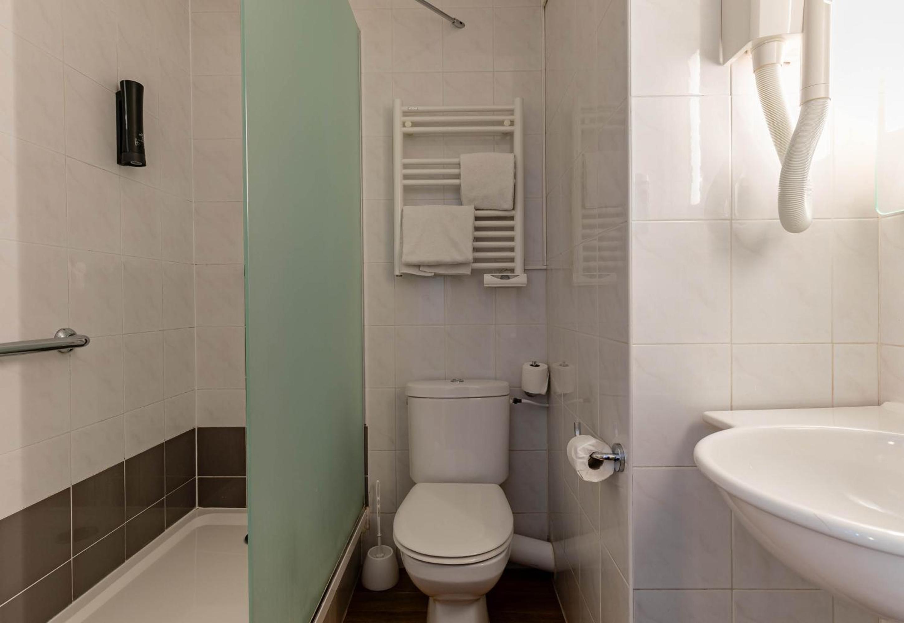 Double Room - Photo 5