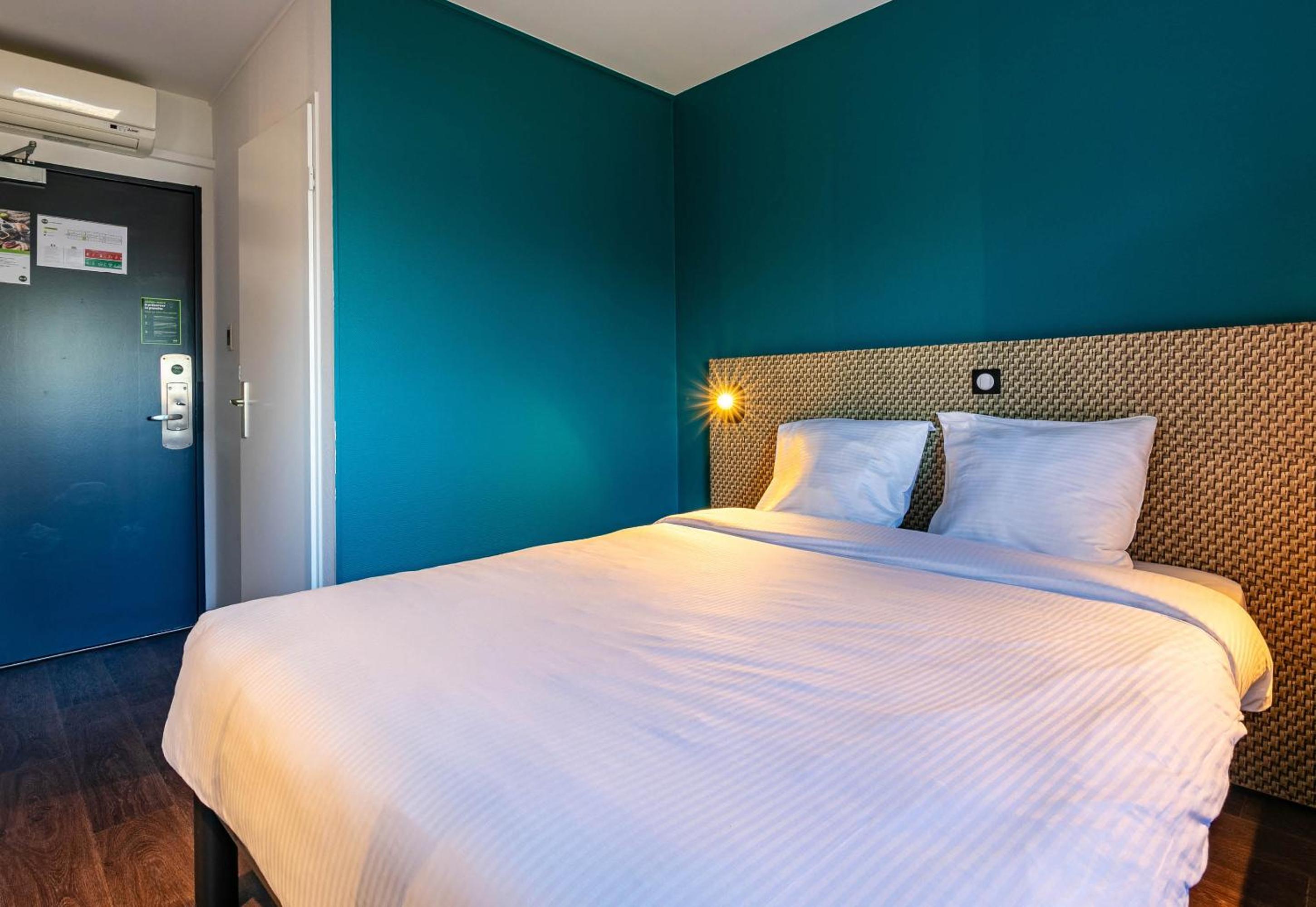 Double Room - Photo 7