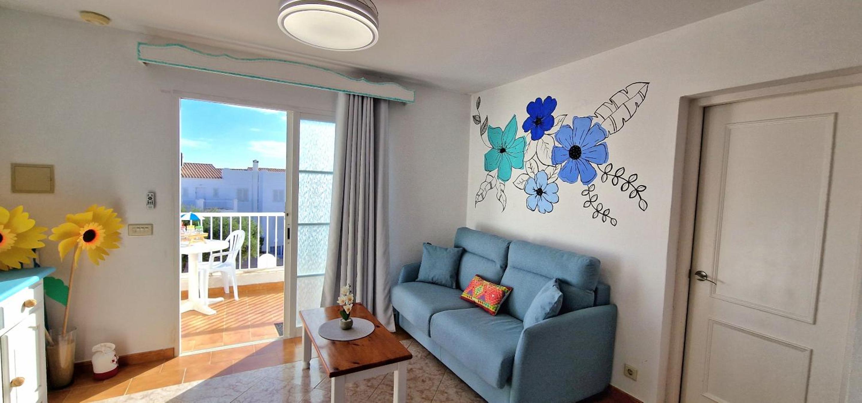 One-Bedroom Apartment with Pool View photo 2